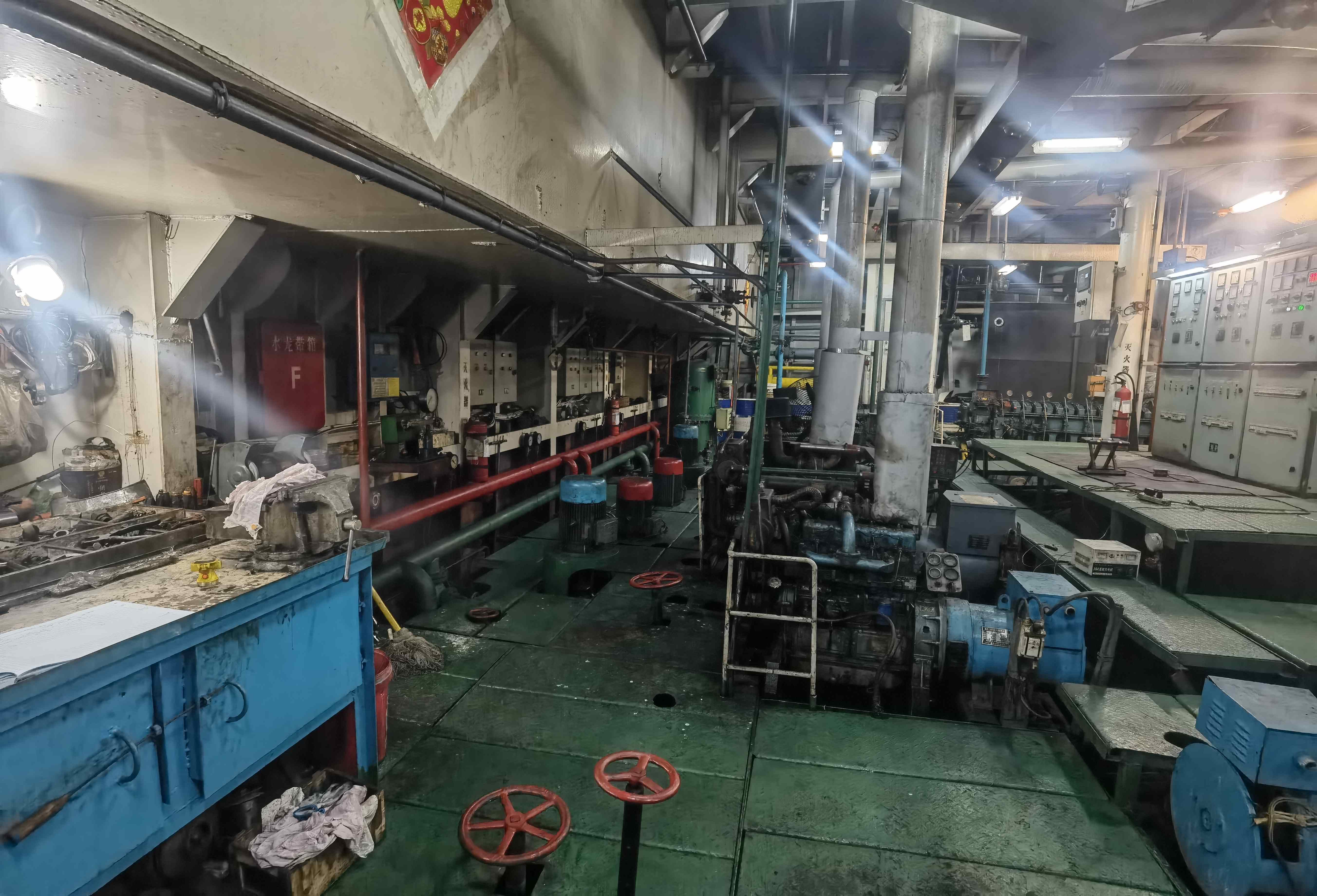 出售4880吨散货船