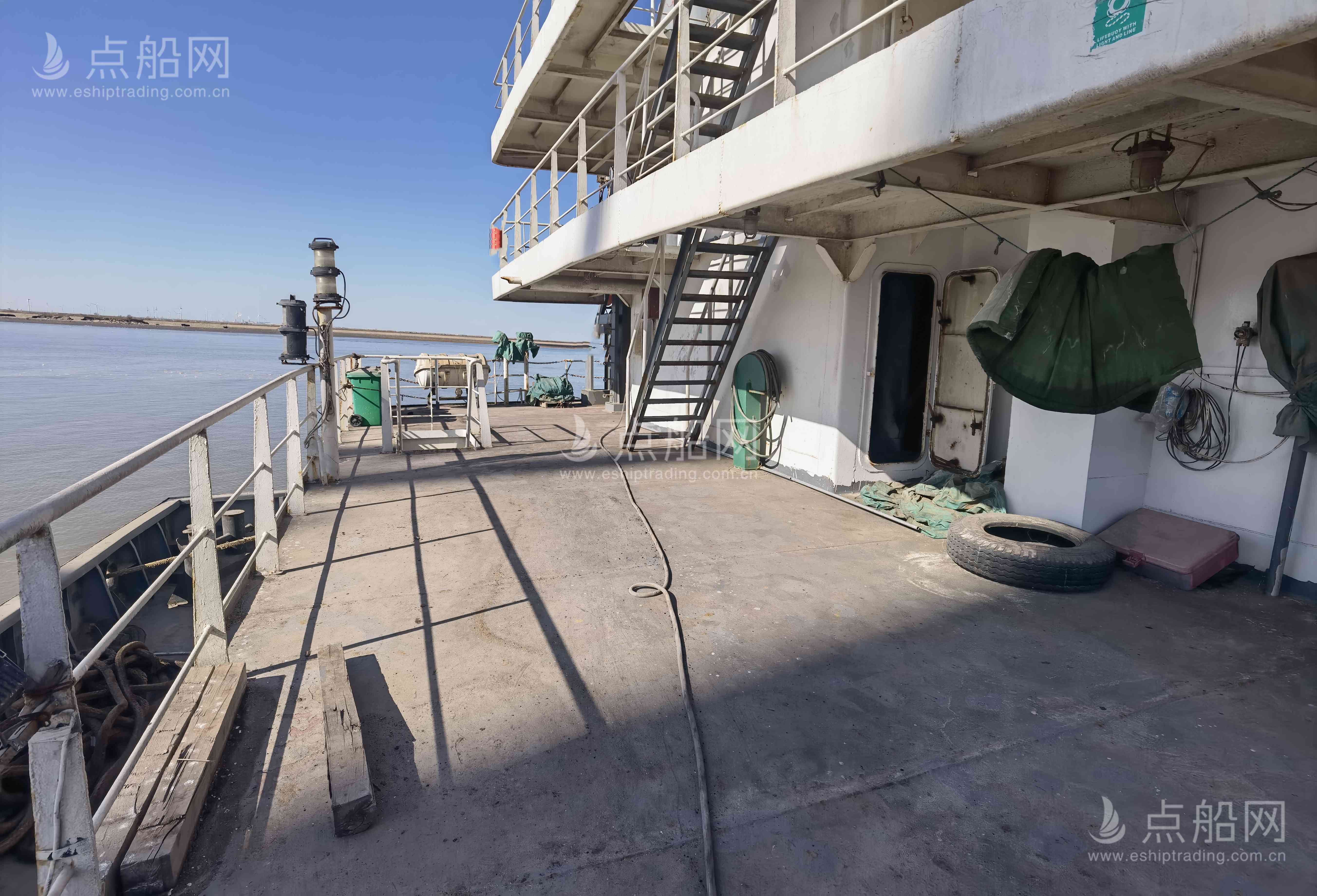 出售4880吨散货船