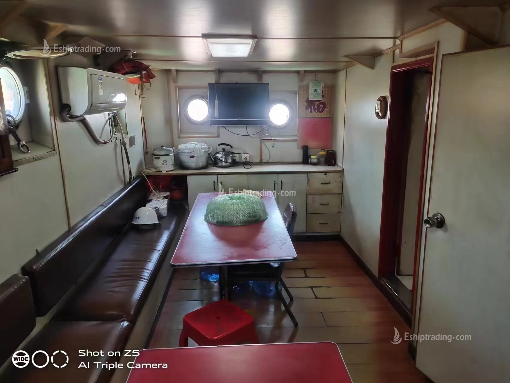 3300 PS Harbor Tug For Sale