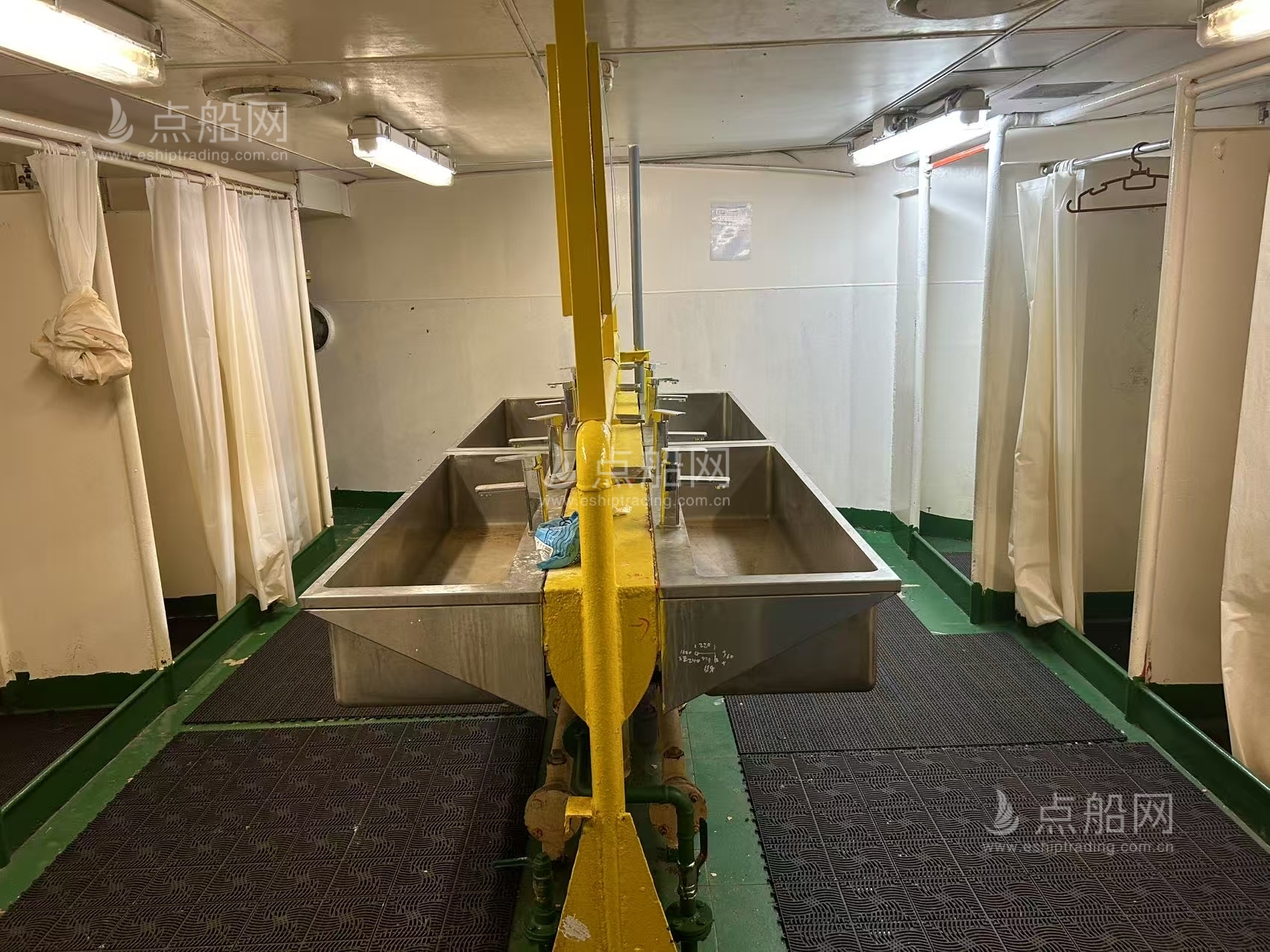 出售4080马力平台供应船