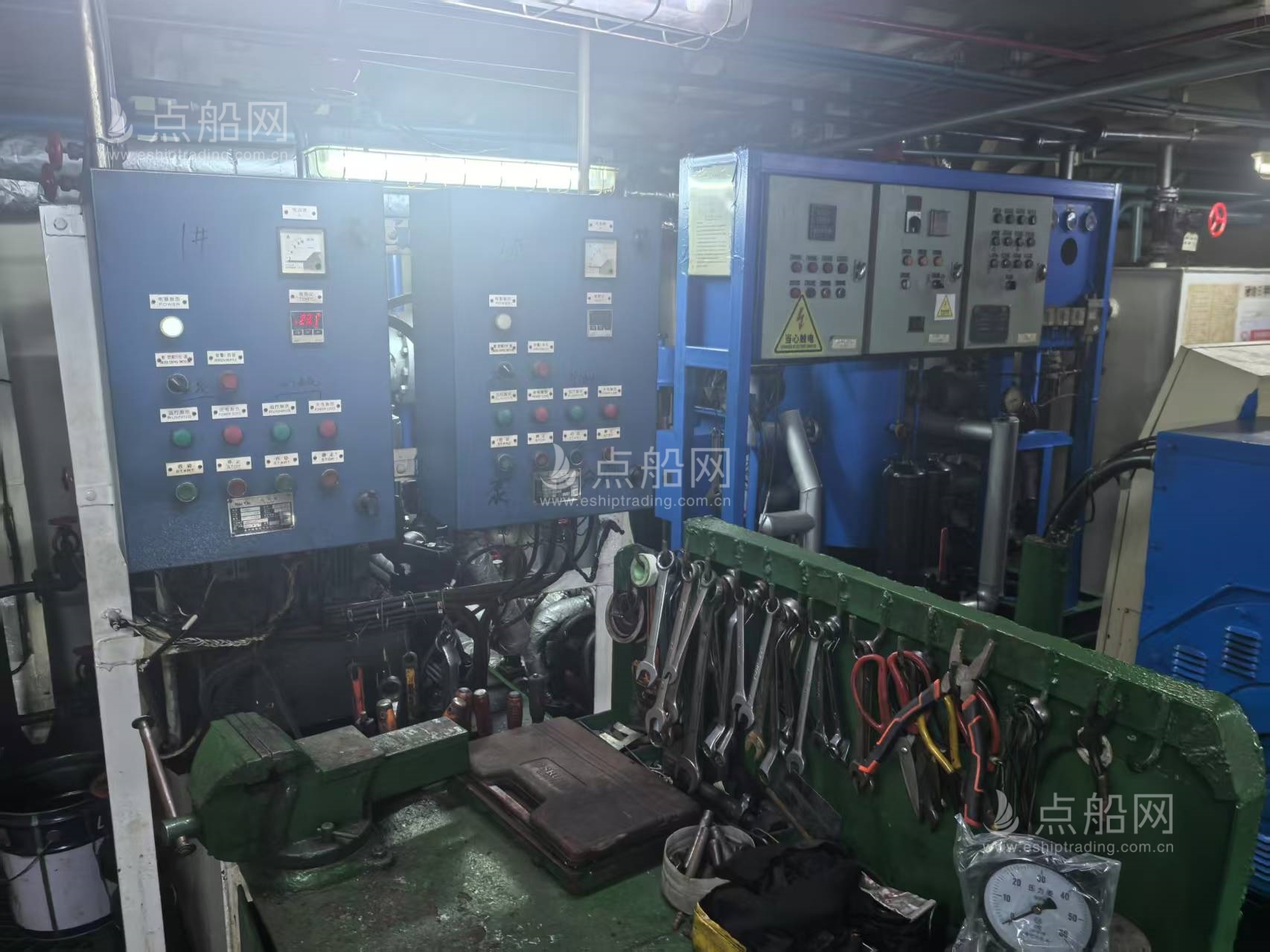 出售2972吨成品油船