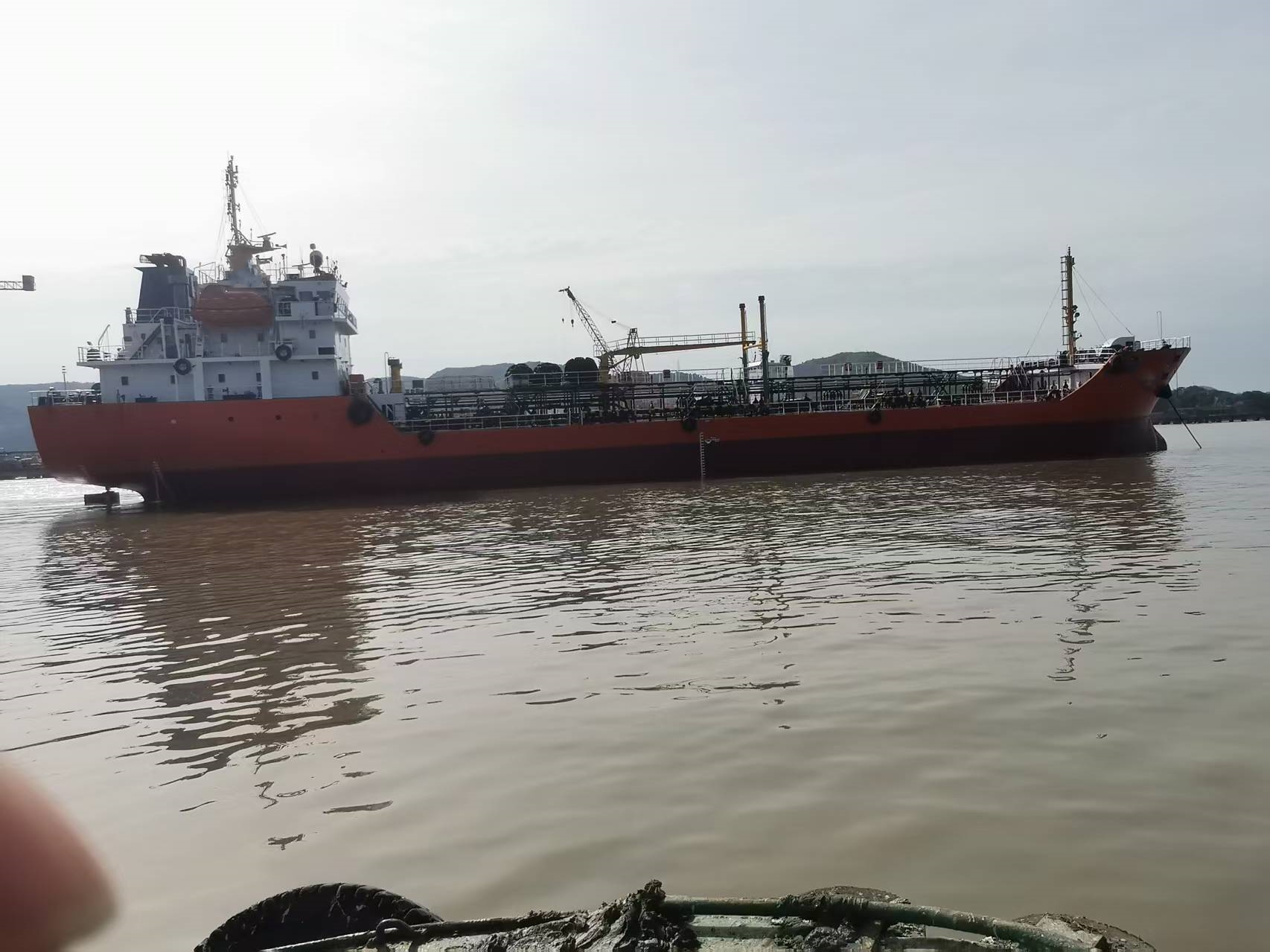 出售3396吨成品油船