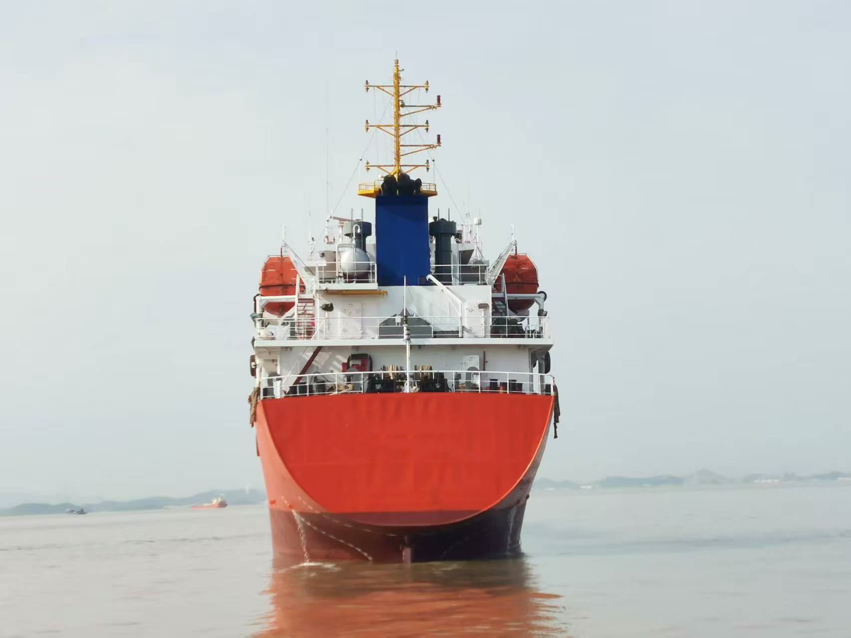 出售3396吨成品油船