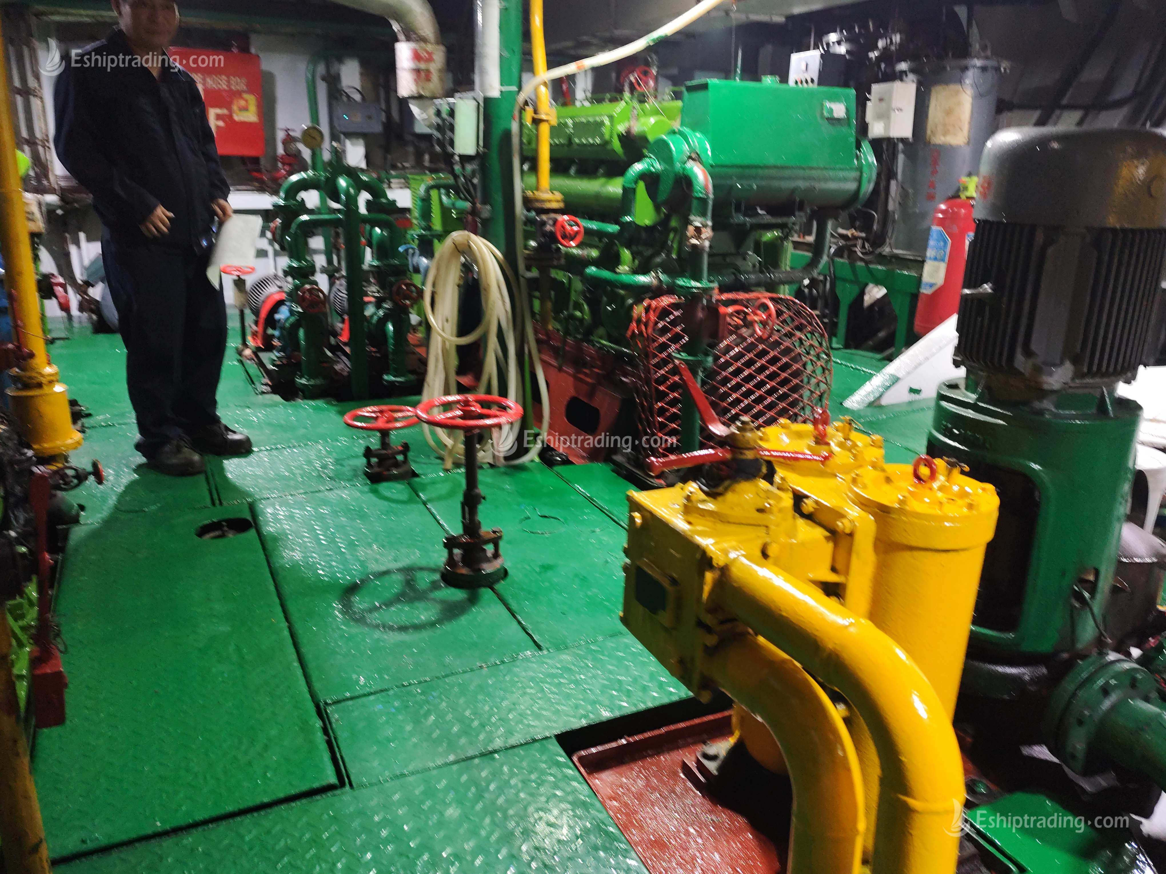 4325 T Product Oil Tanker For Sale