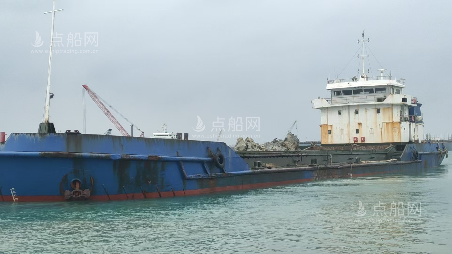 出售2000m³开体泥驳