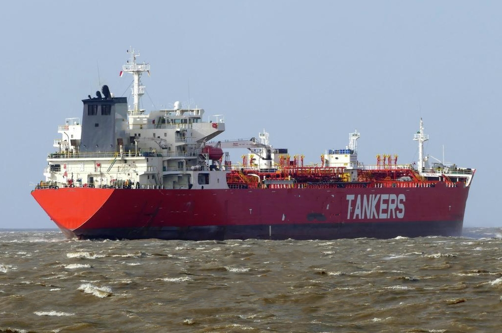 出售44363吨成品油船