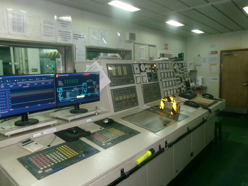 出售44363吨成品油船