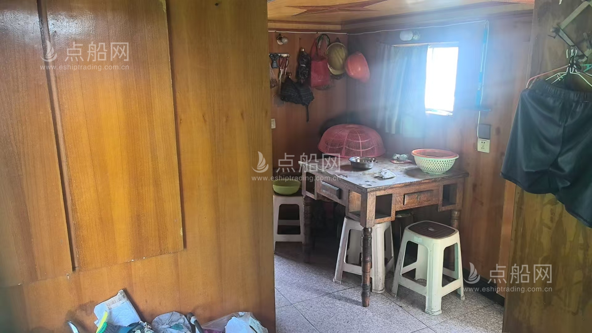 出售100吨溢油回收处置船