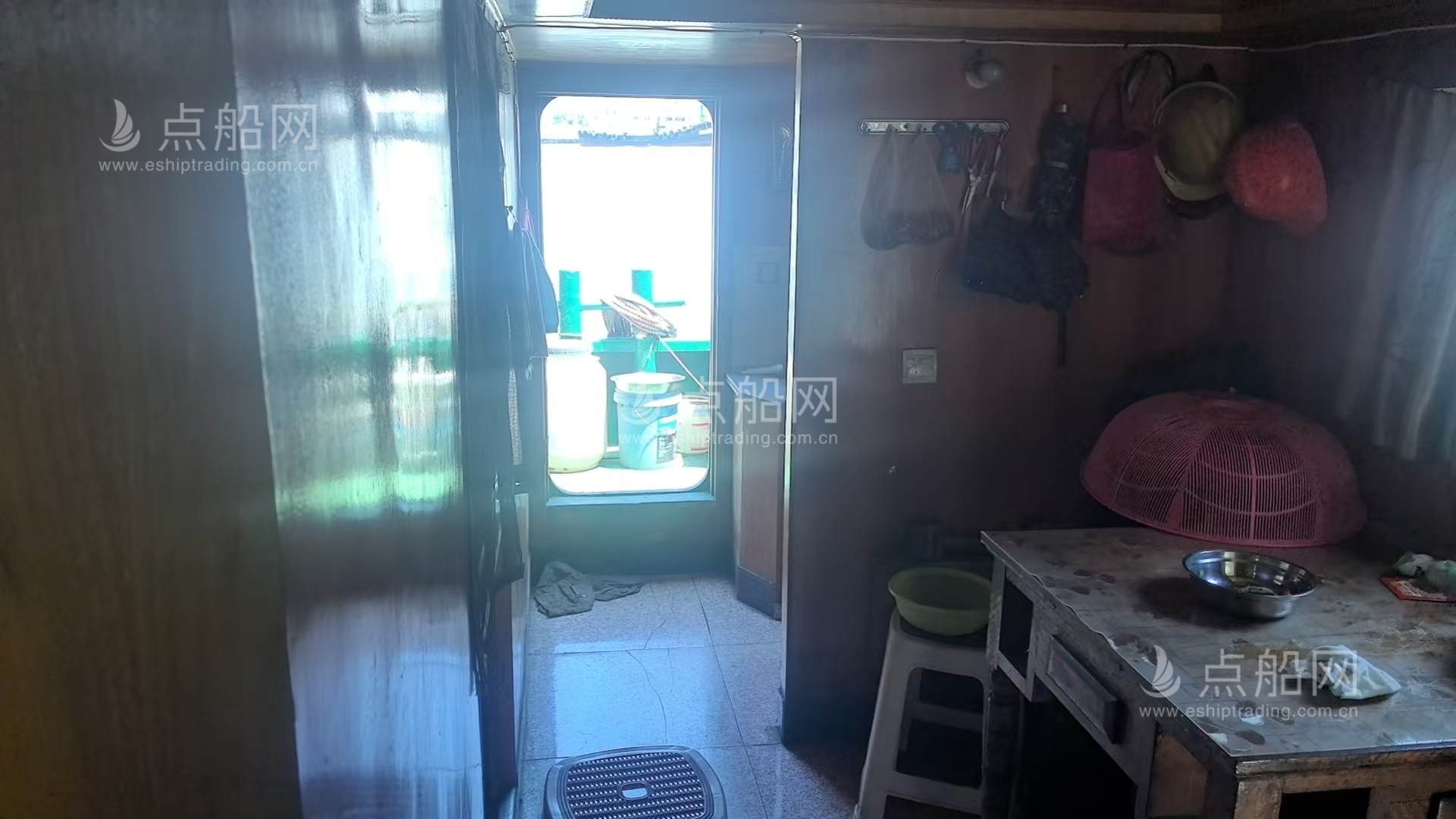 出售100吨溢油回收处置船