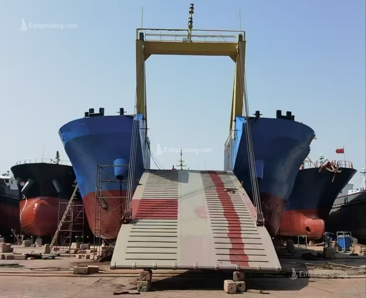 2486 T Deck Barge /LCT For Sale