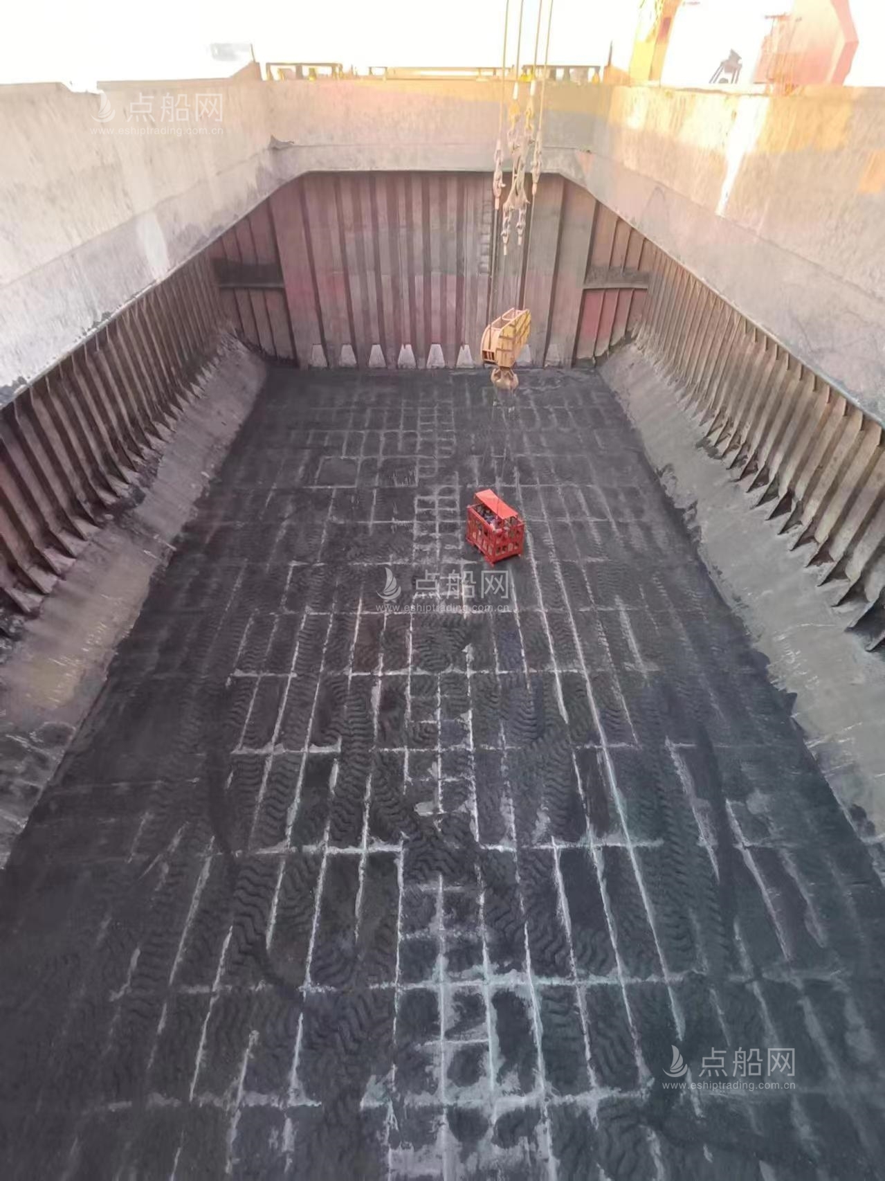 出售10902吨散货船