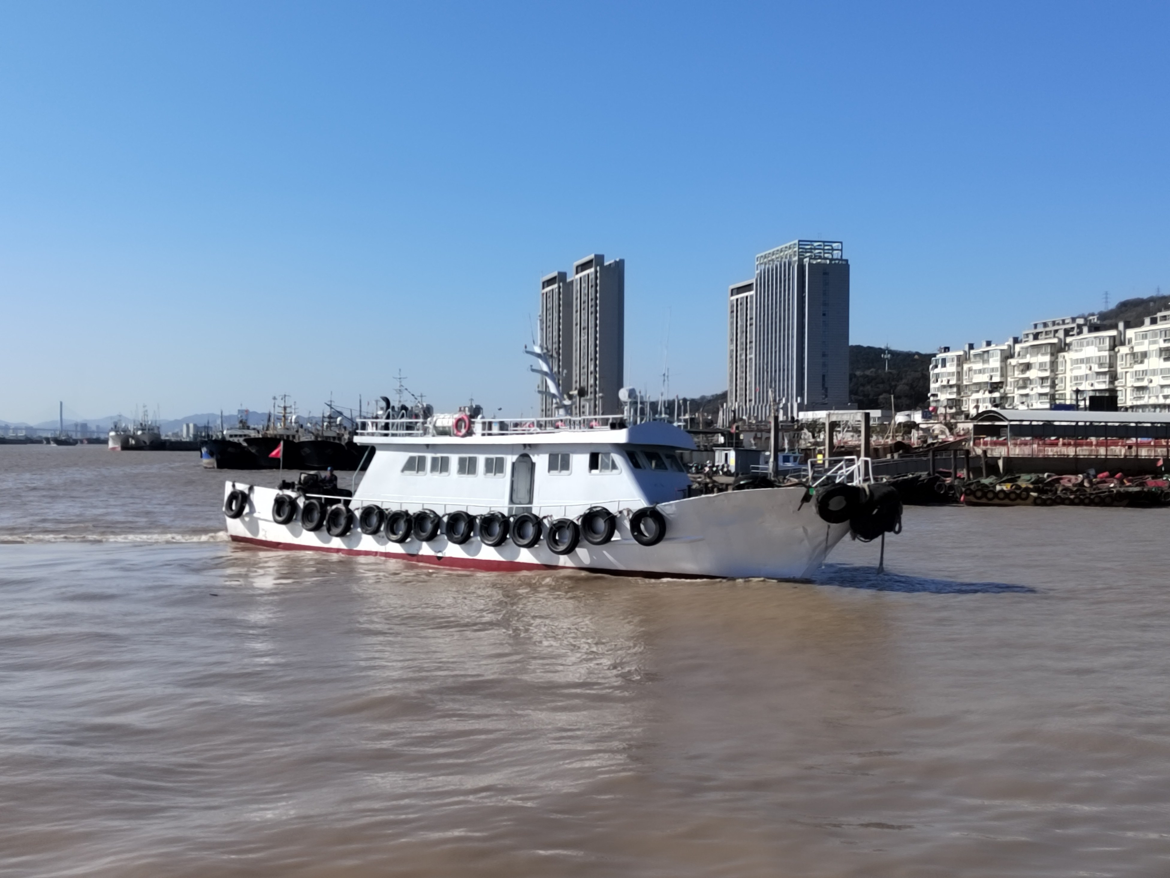 出售19.9米交通船