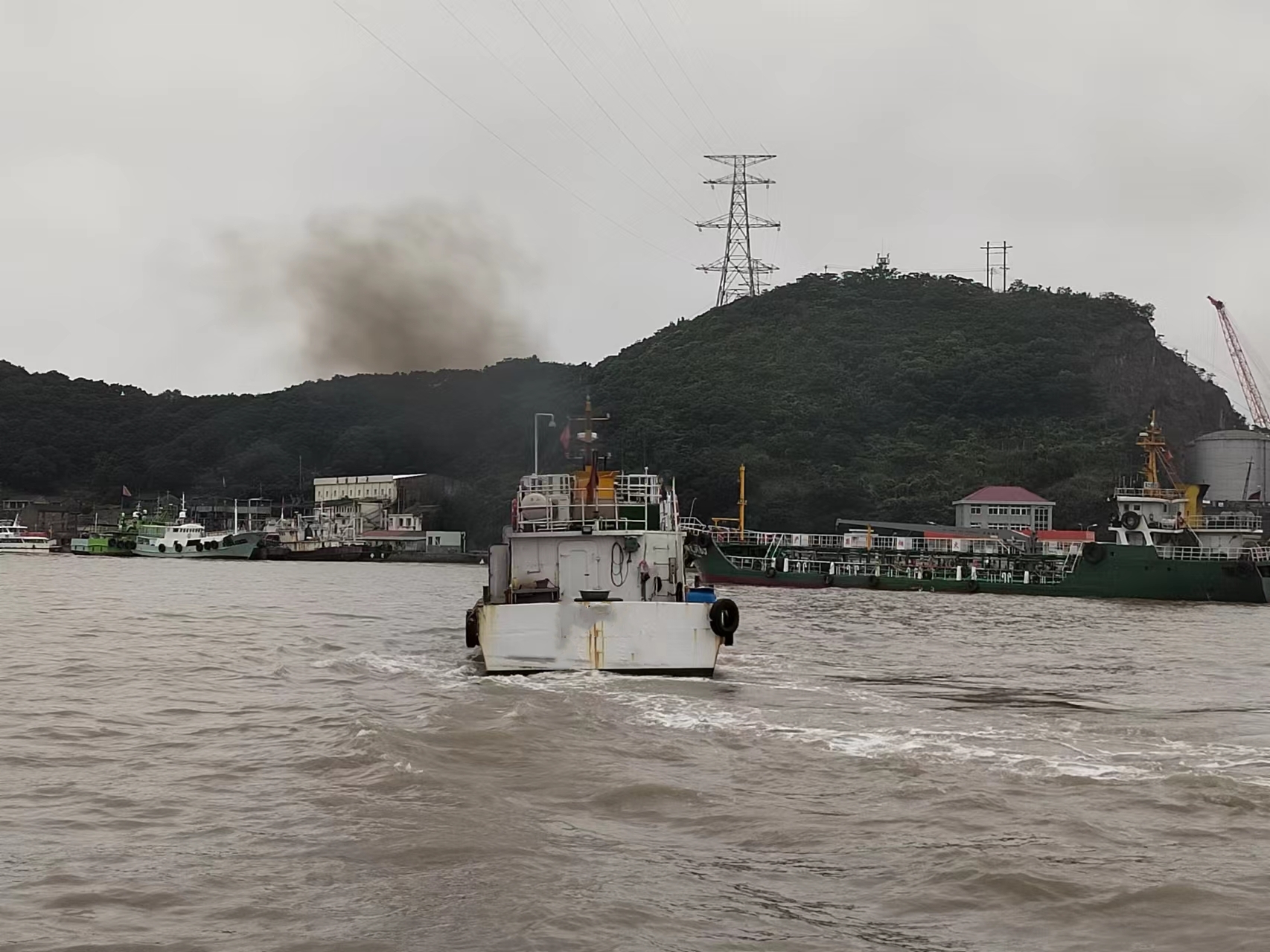 出售26.8米交通船