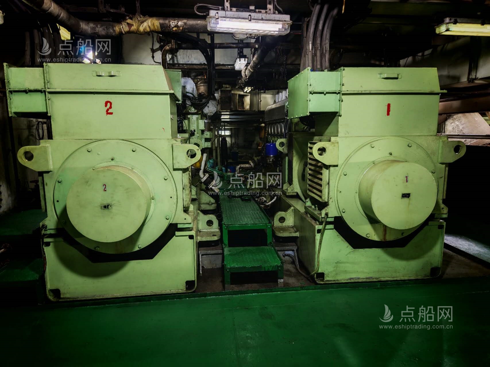 出售1030箱集装箱船