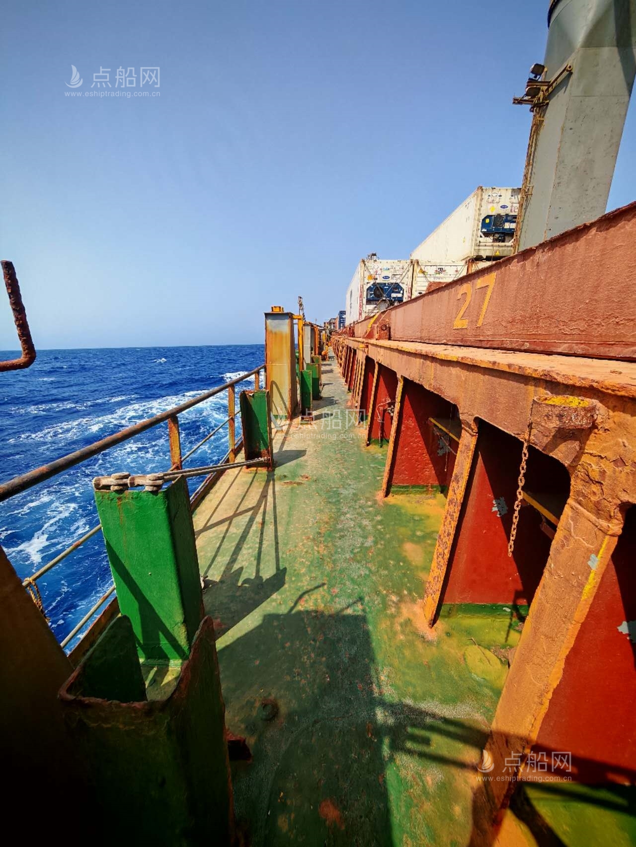 出售1030箱集装箱船