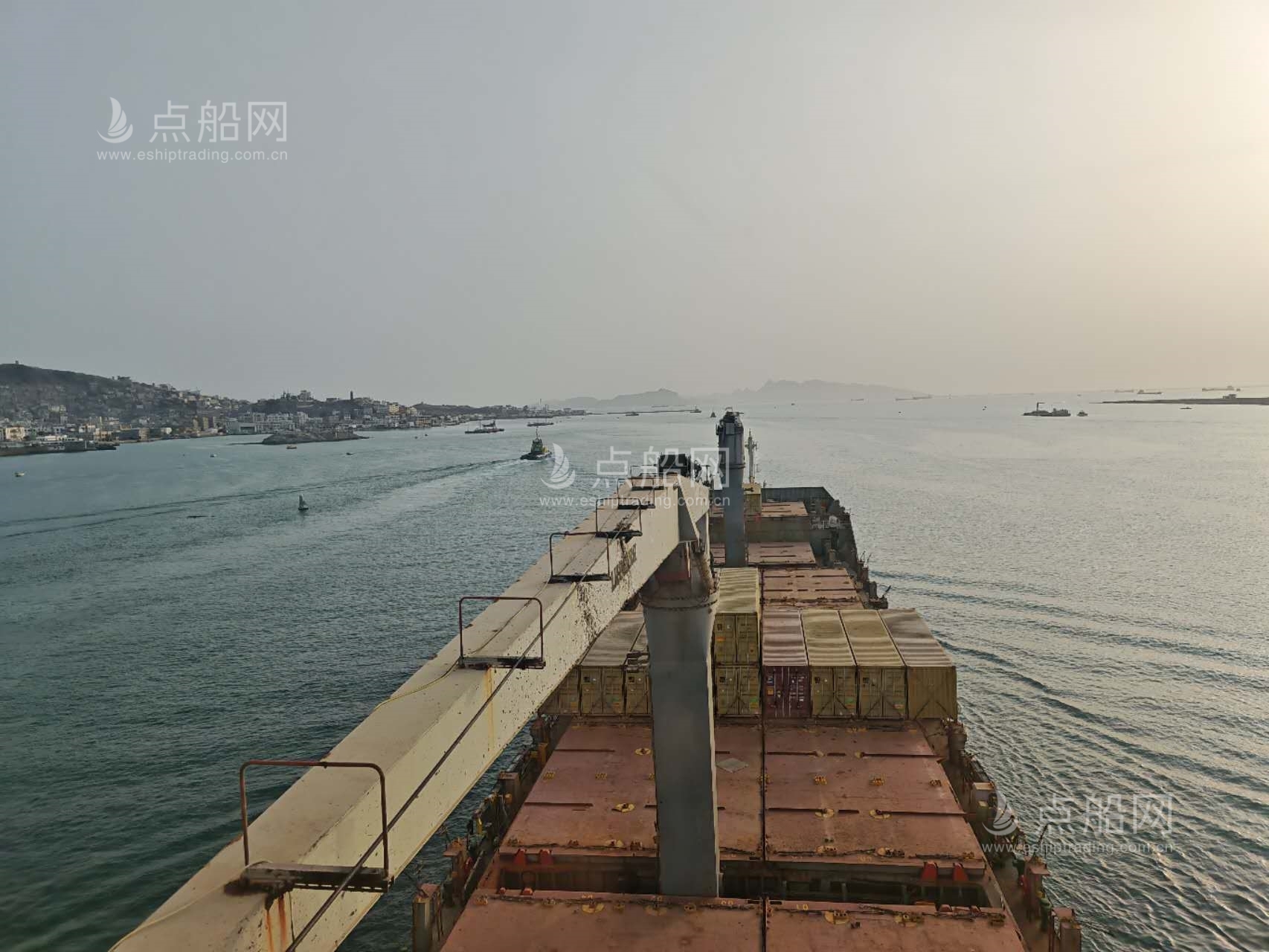 出售1030箱集装箱船