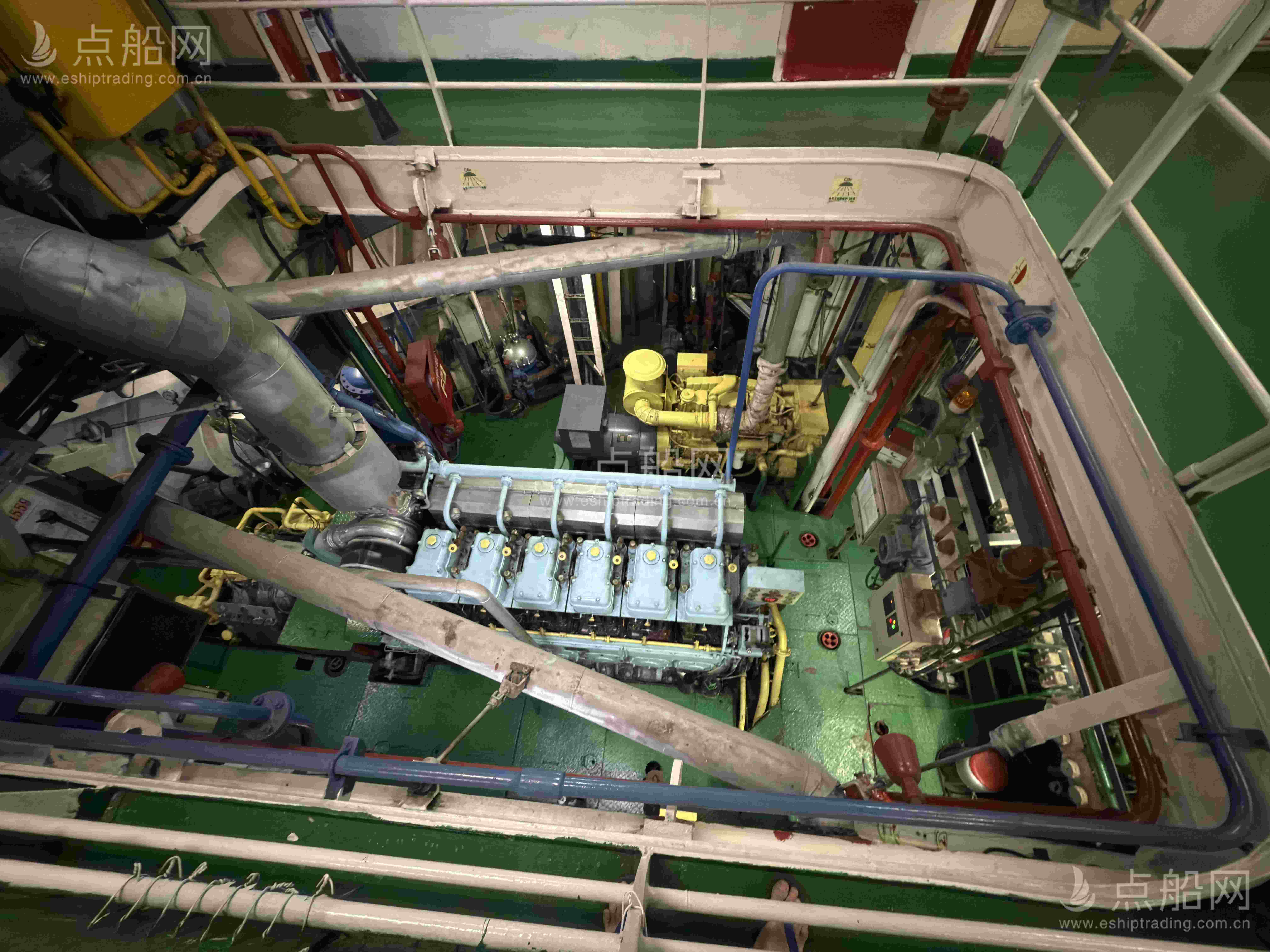 出售1700吨加油船