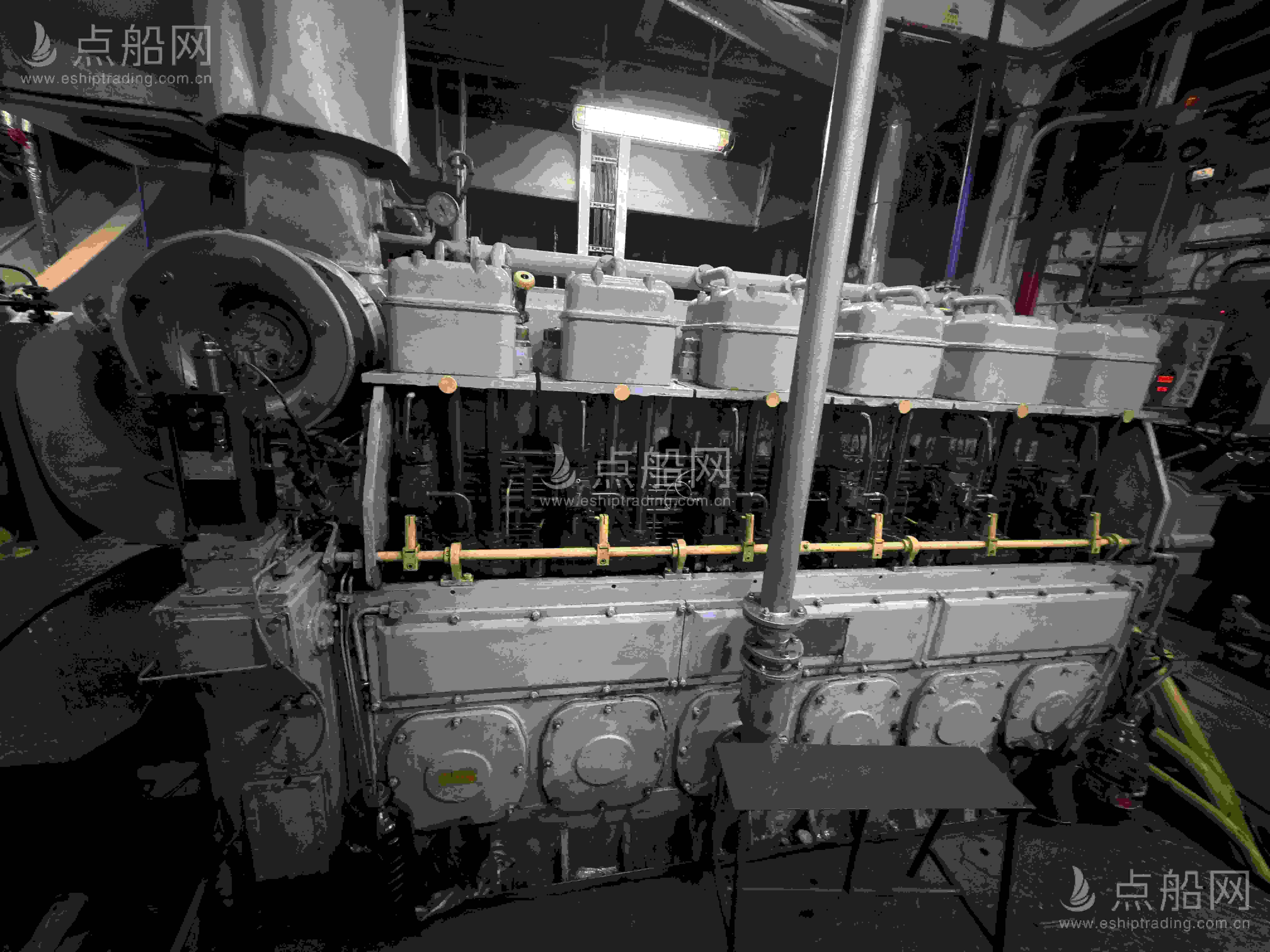 出售1700吨加油船