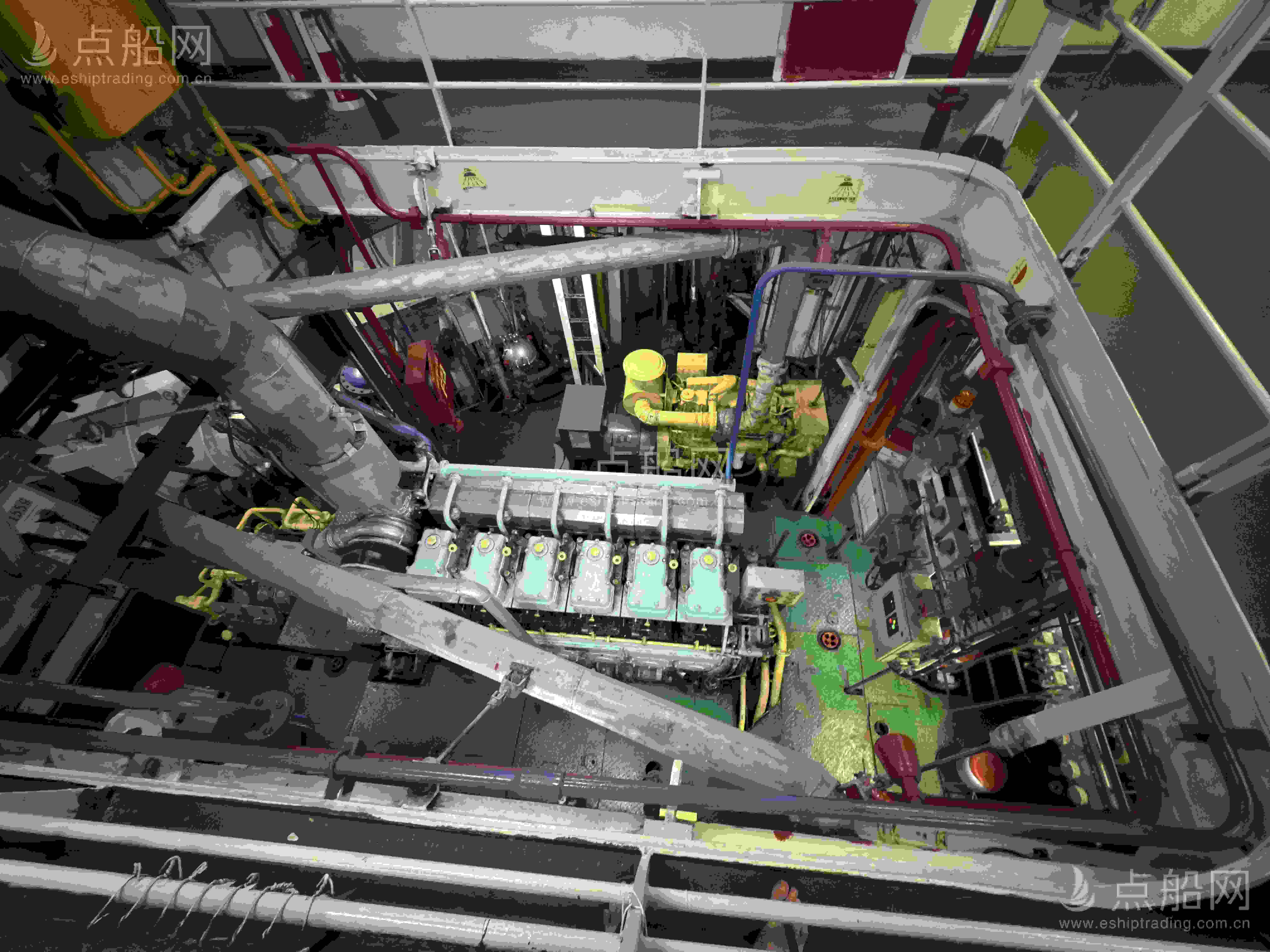 出售1700吨加油船