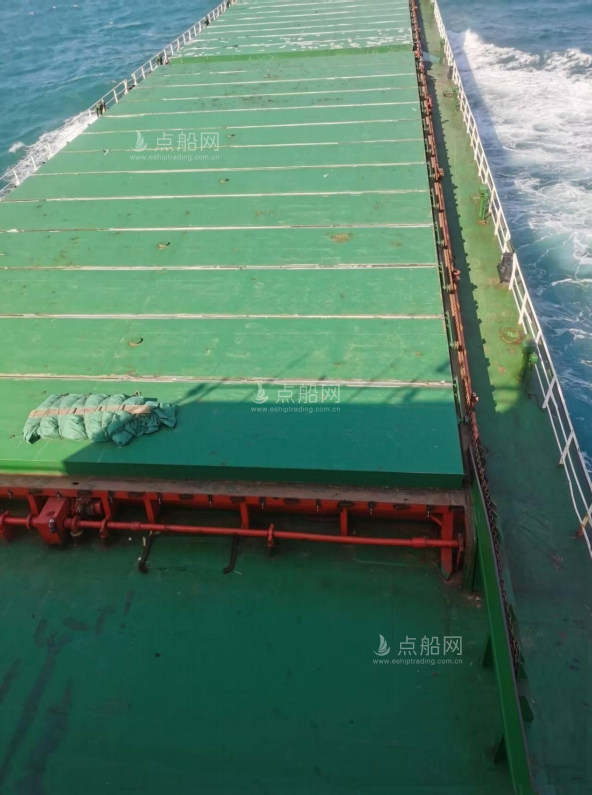 出售9800吨散货船