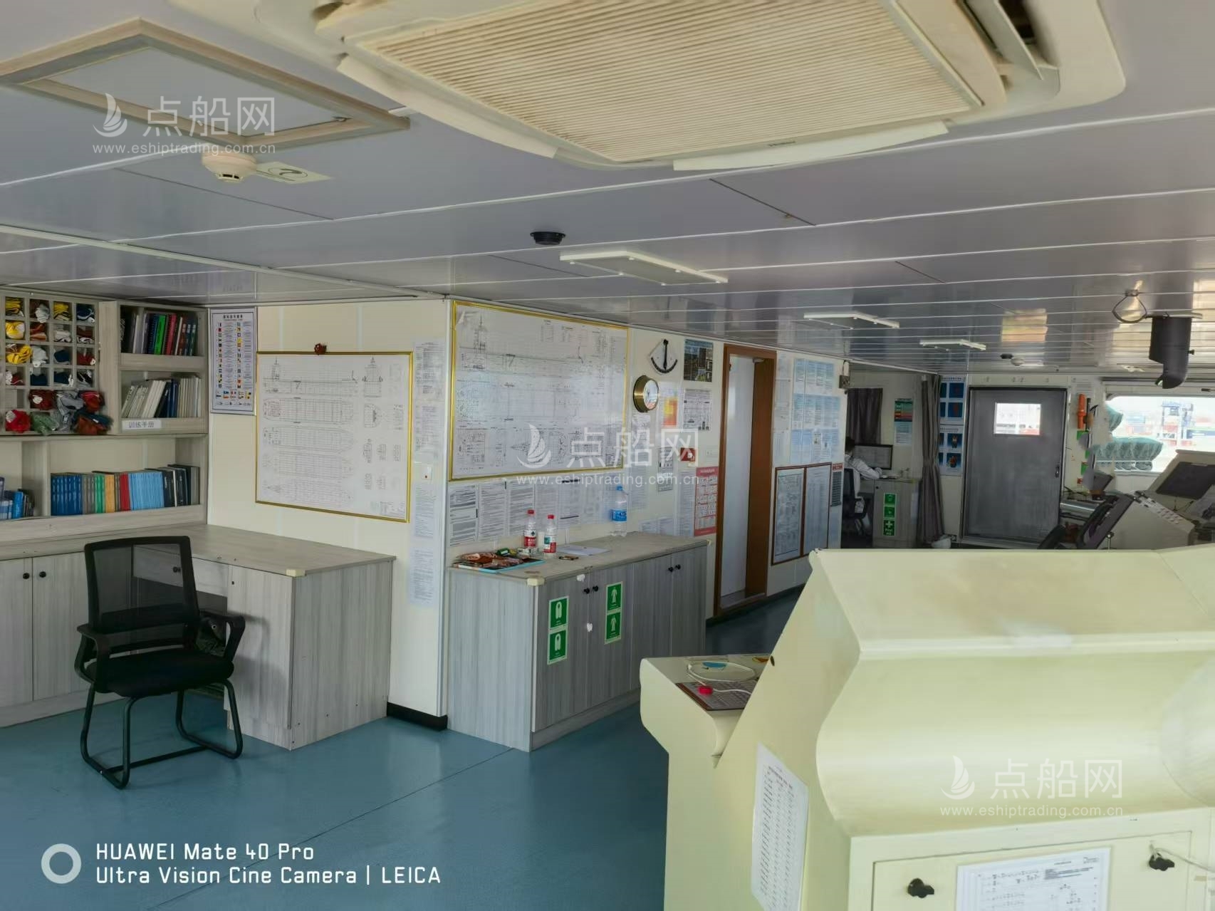 出售1354箱集装箱船