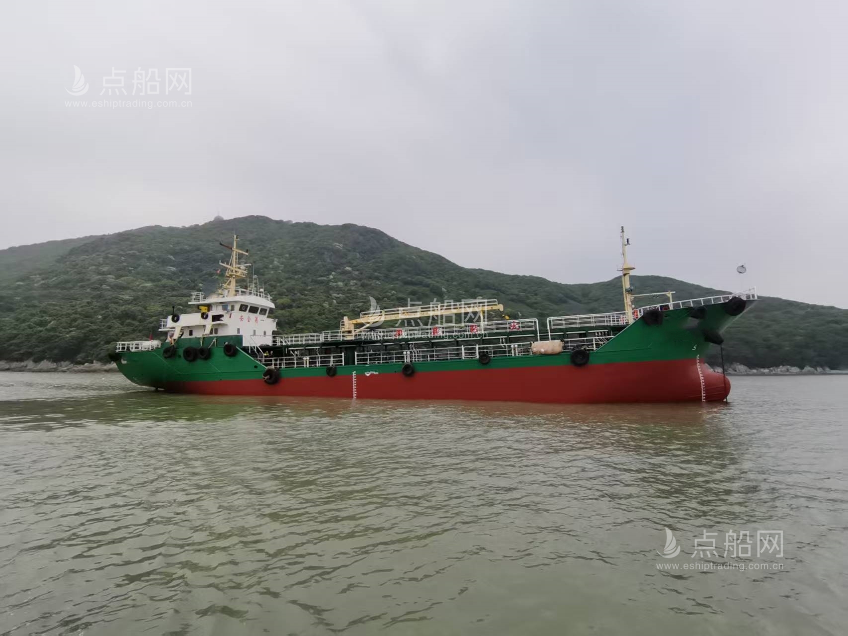 出售875吨加油船