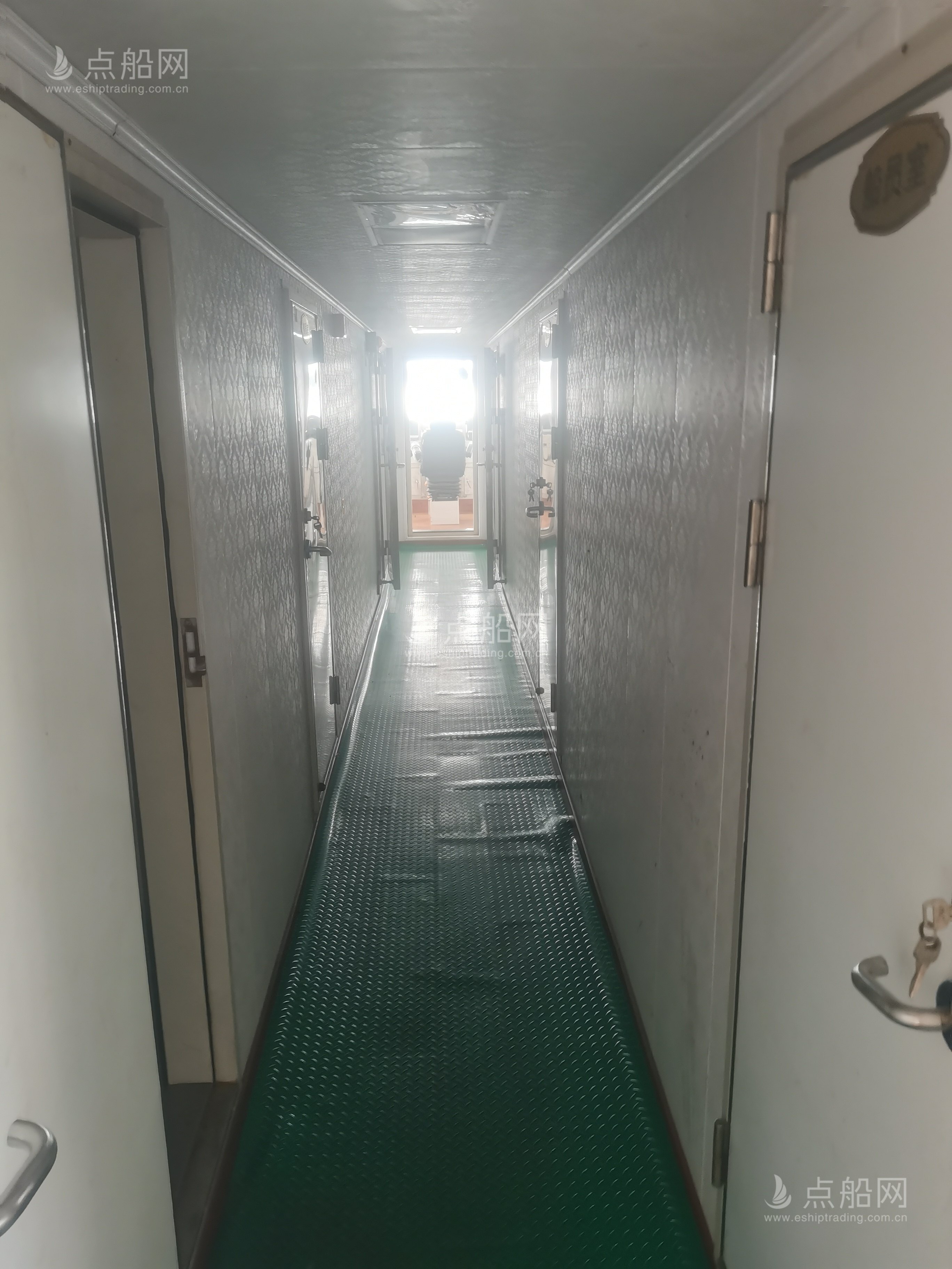 出售40.6米交通船