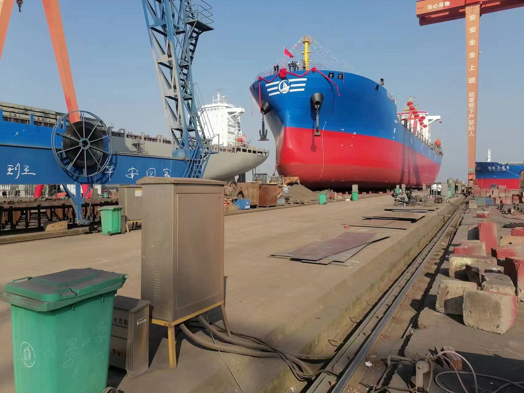 出售1354箱集装箱船