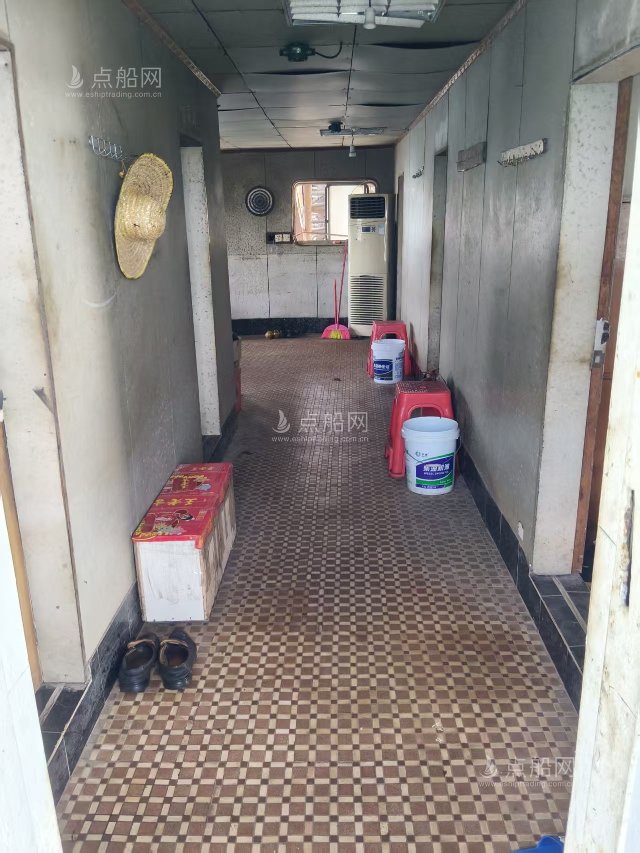 出售11m³抓斗挖泥船