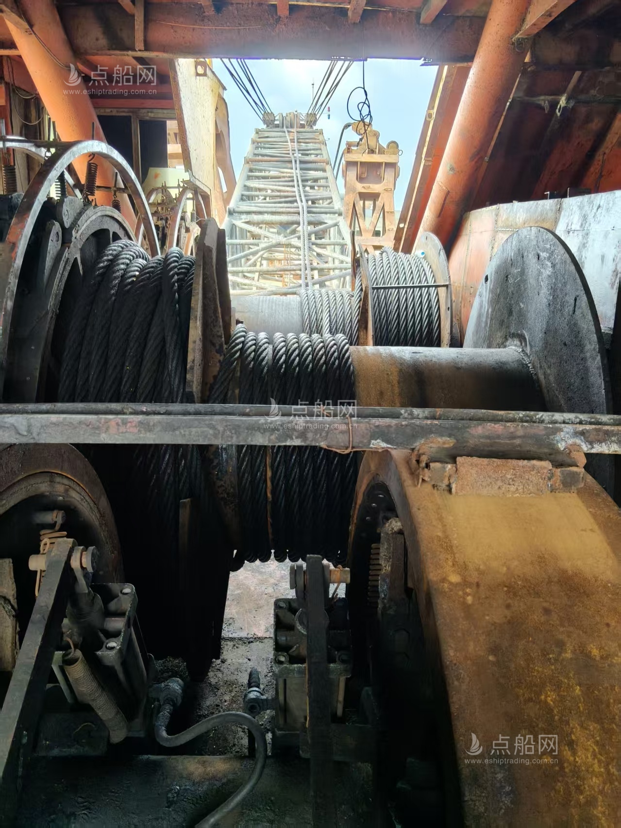 出售11m³抓斗挖泥船