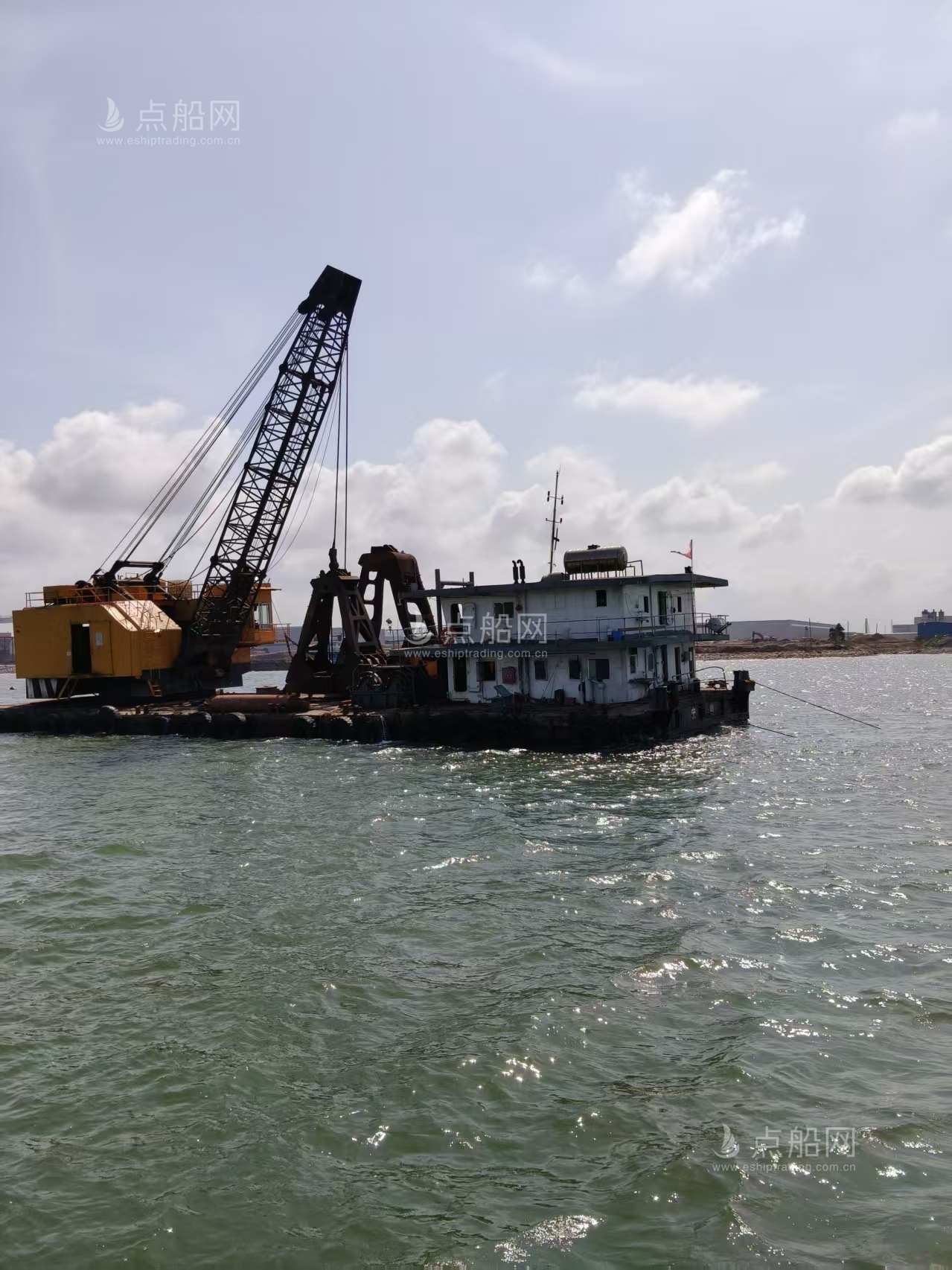 出售11m³抓斗挖泥船