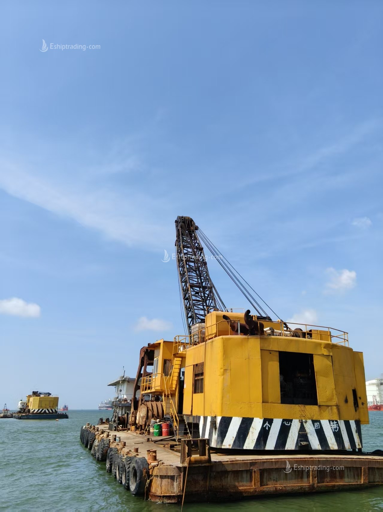 11 m³ Grab Dredger For Sale