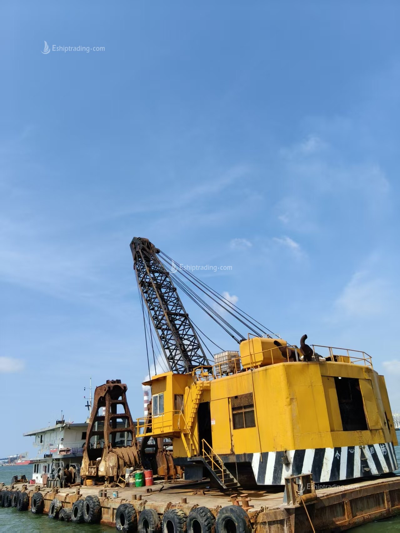 11 m³ Grab Dredger For Sale