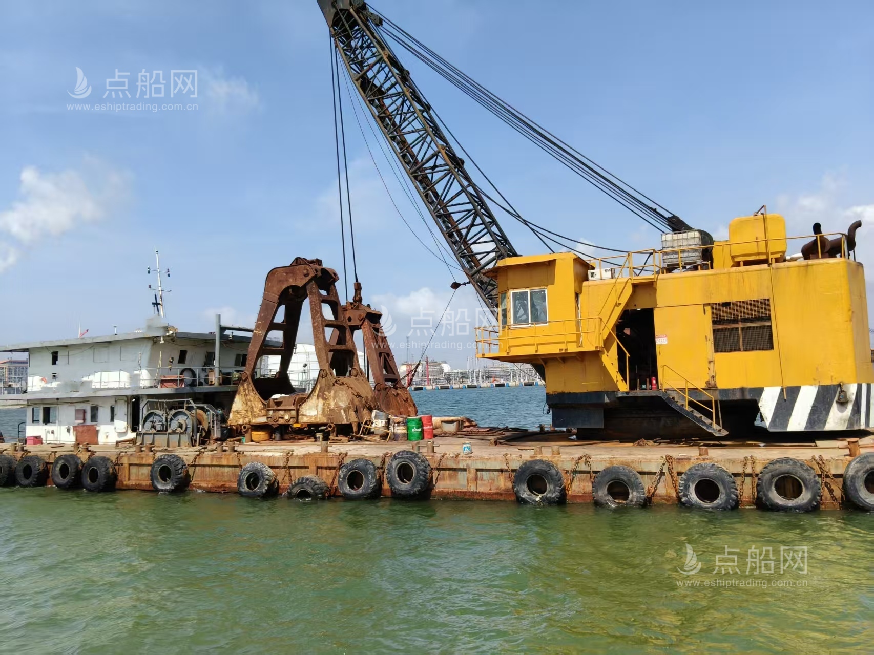 出售11m³抓斗挖泥船
