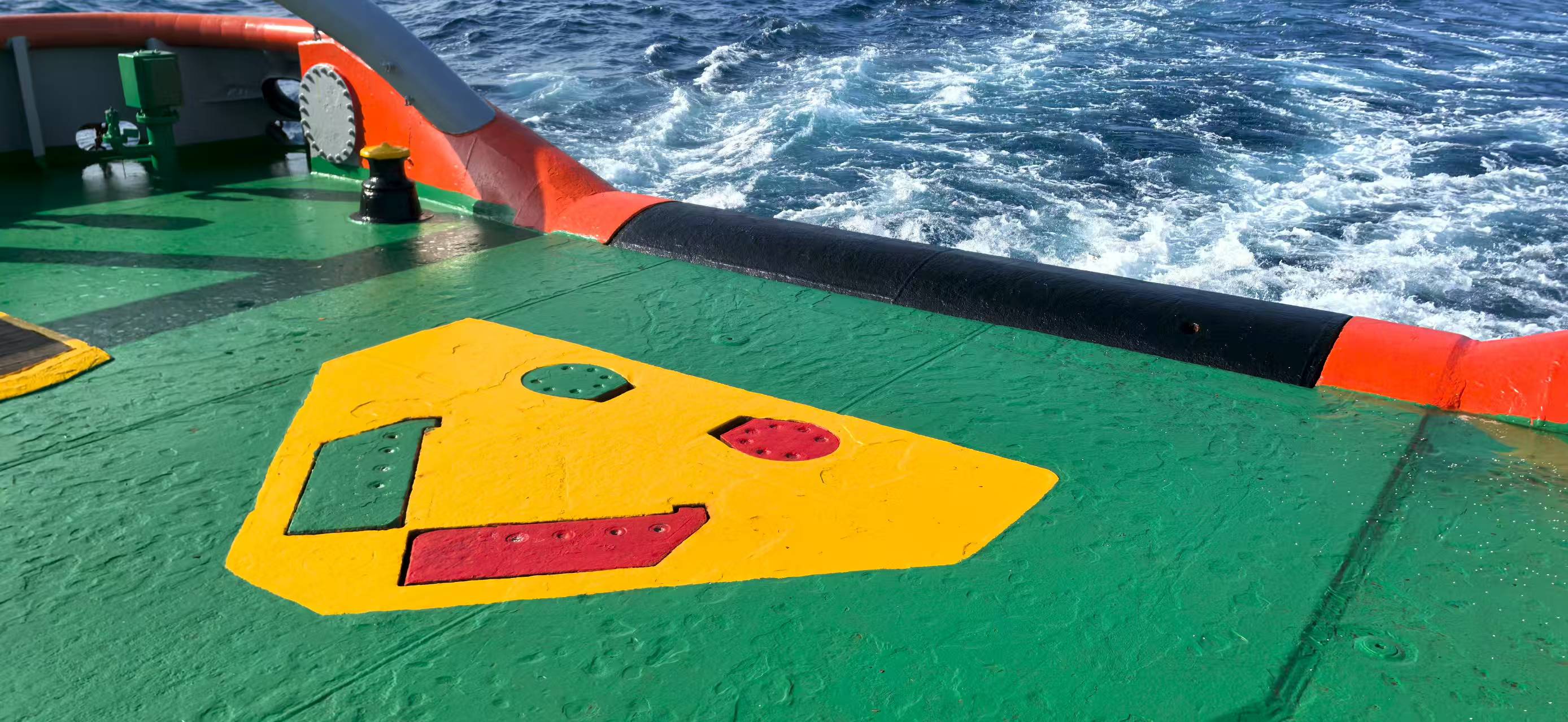 出售5222 马力三用拖轮