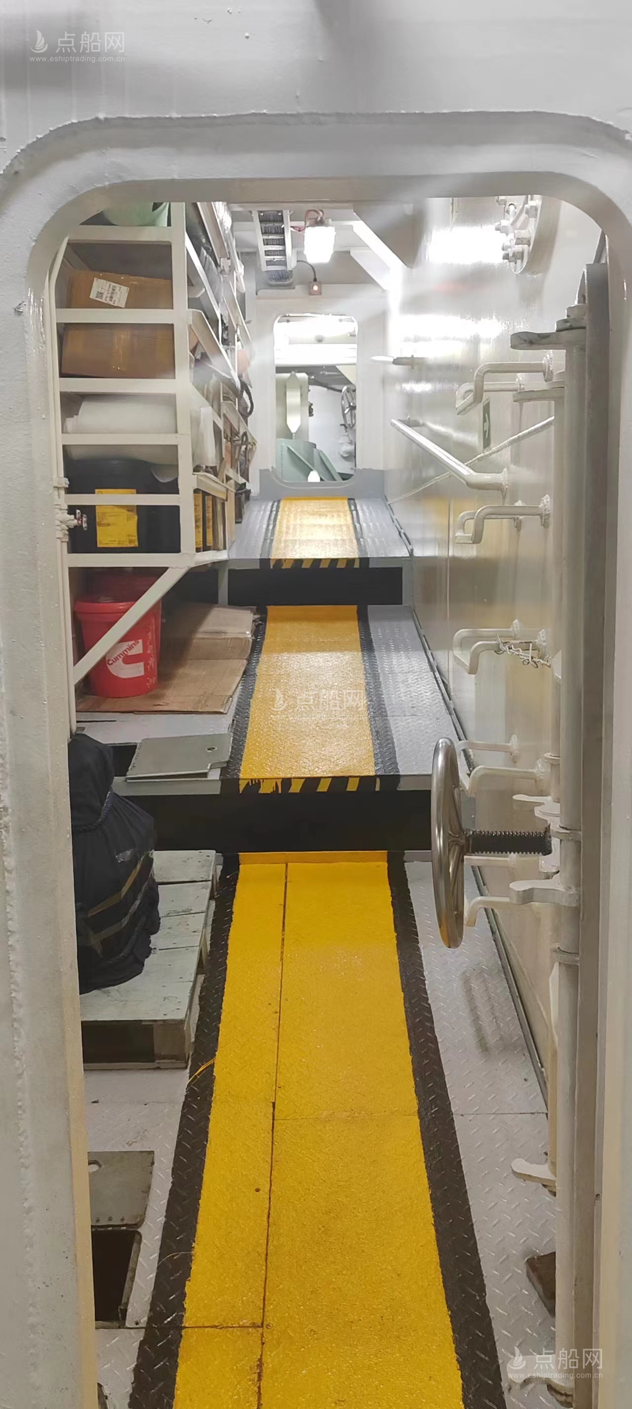 出售5222 马力三用拖轮