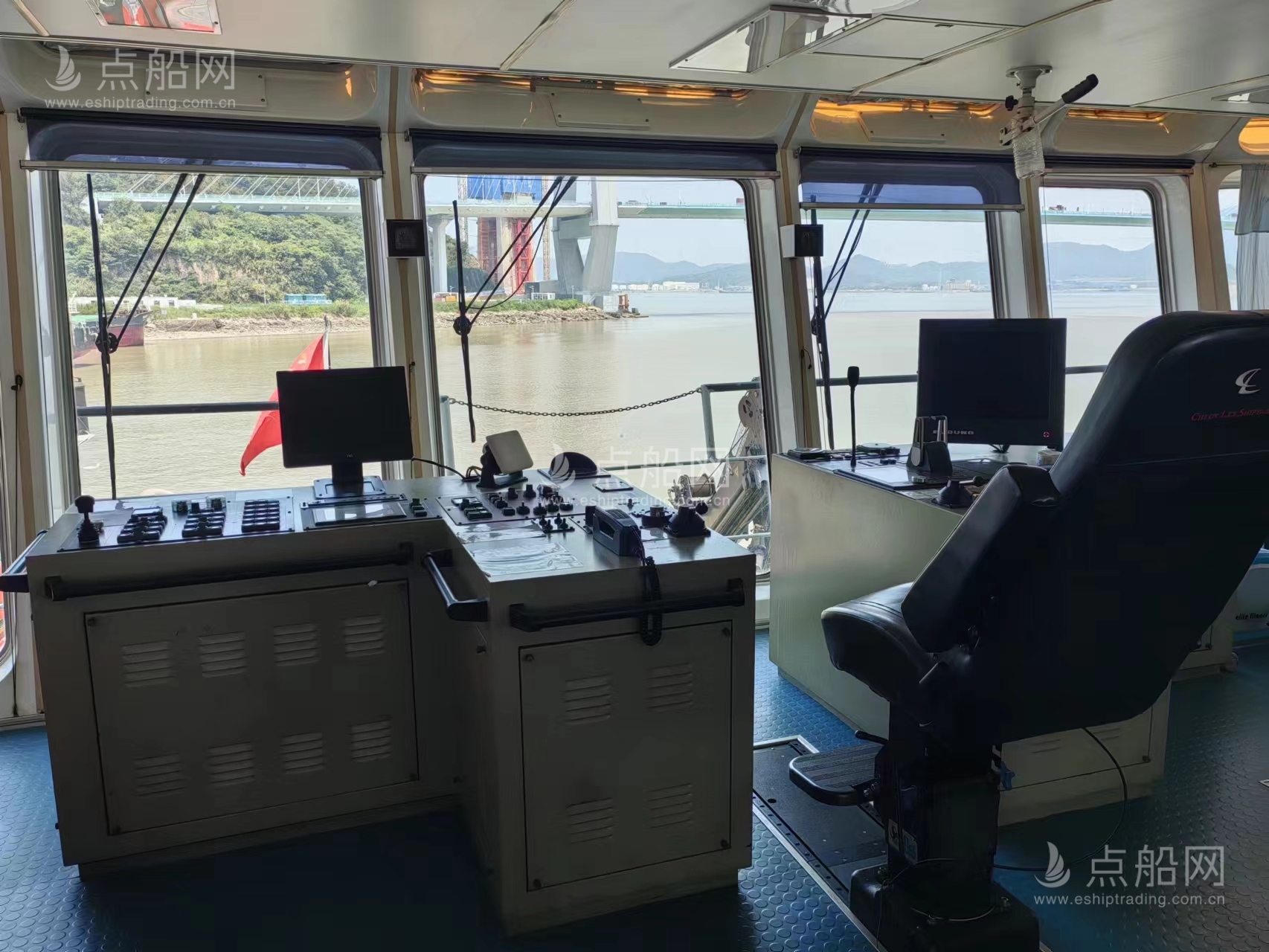 出售5222 马力三用拖轮