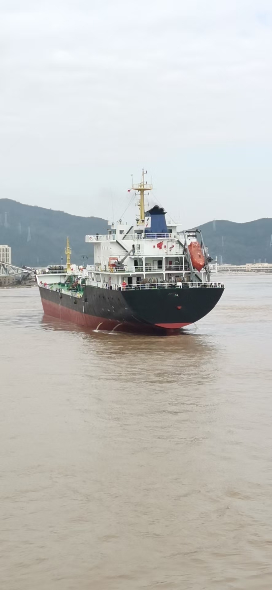 出售11210吨成品油船