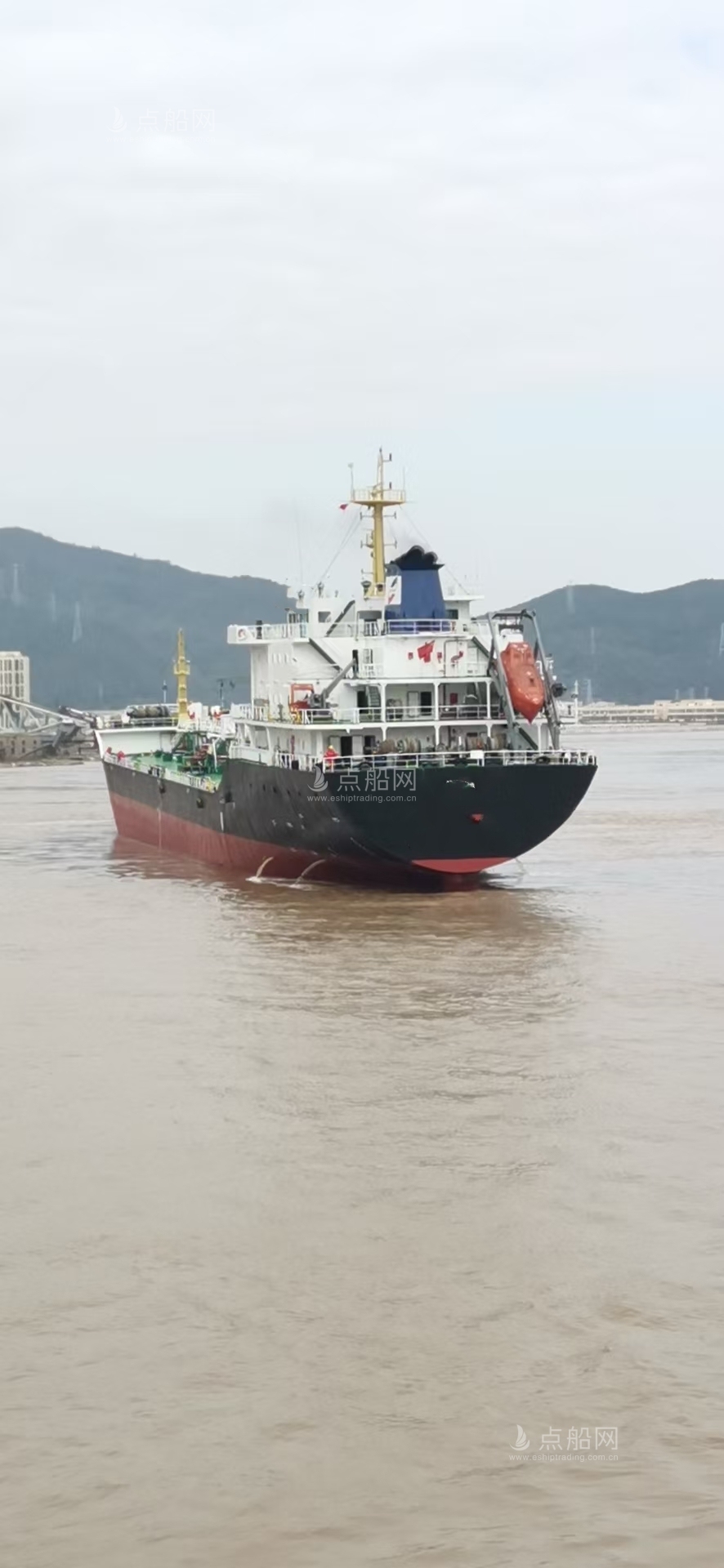 出售11210吨成品油船