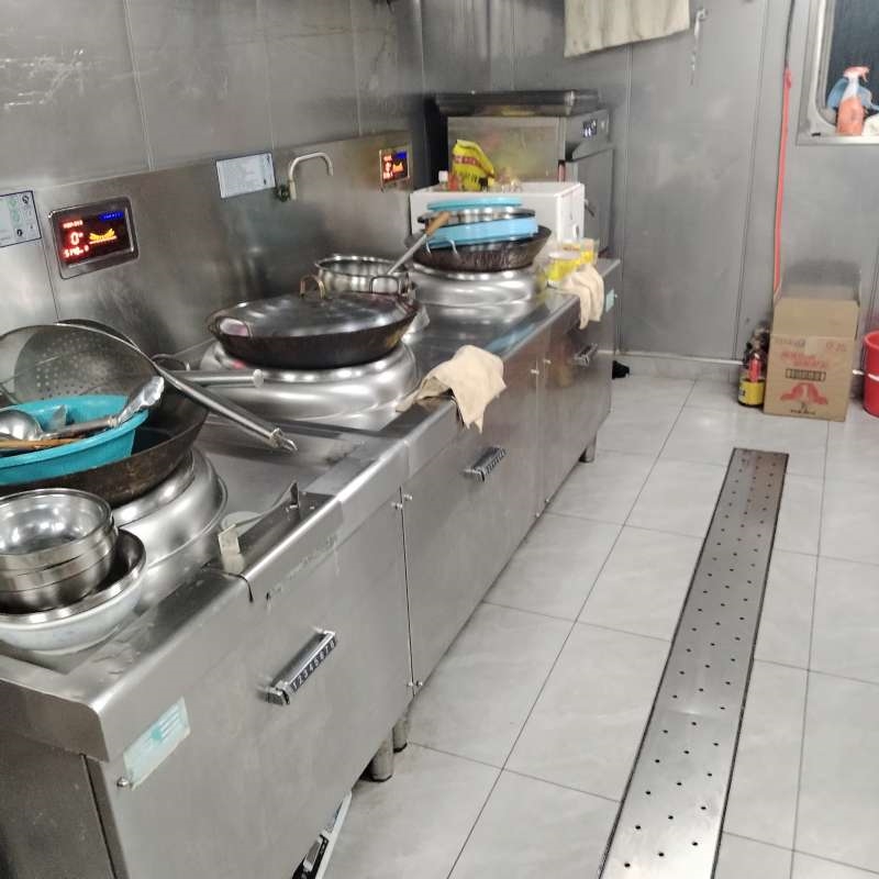 出售1354箱集装箱船