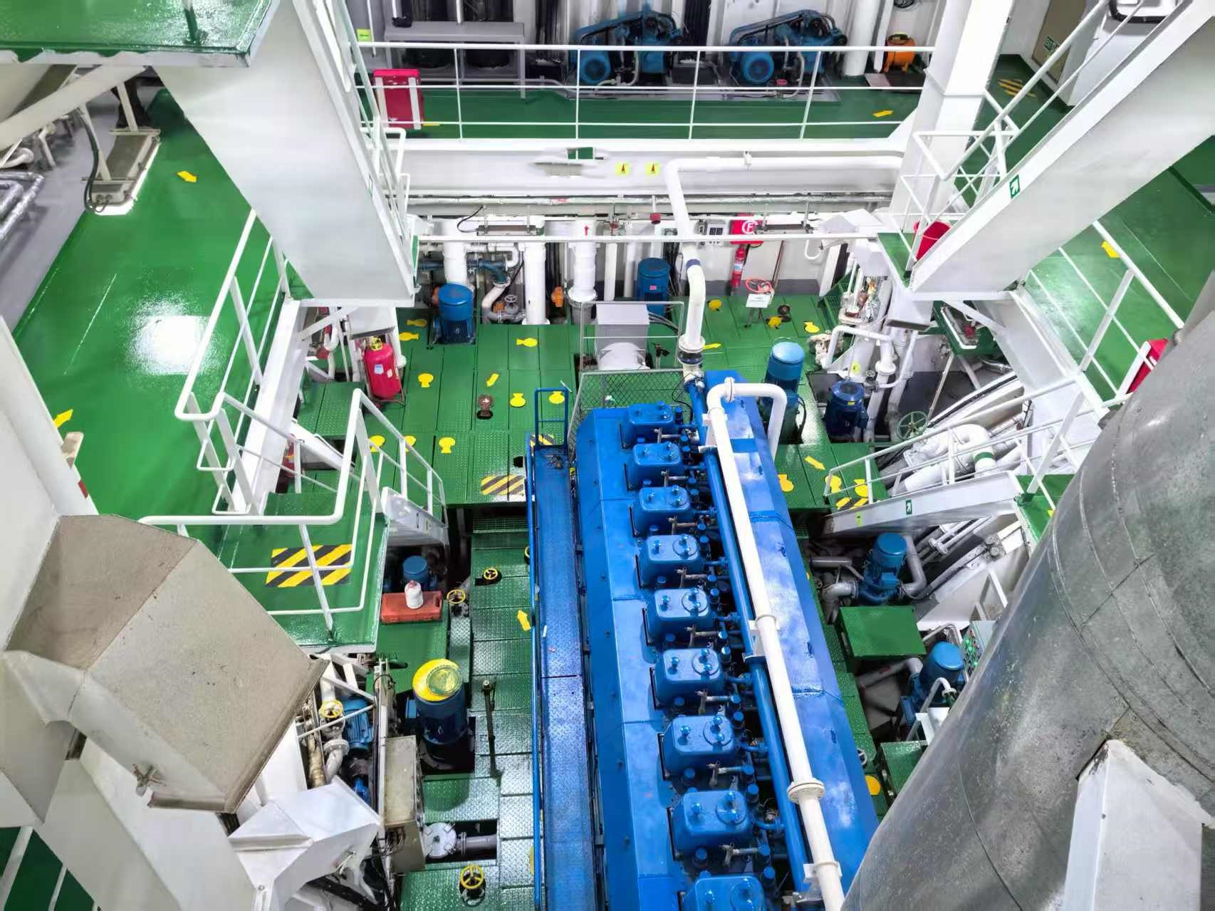 出售1354箱集装箱船