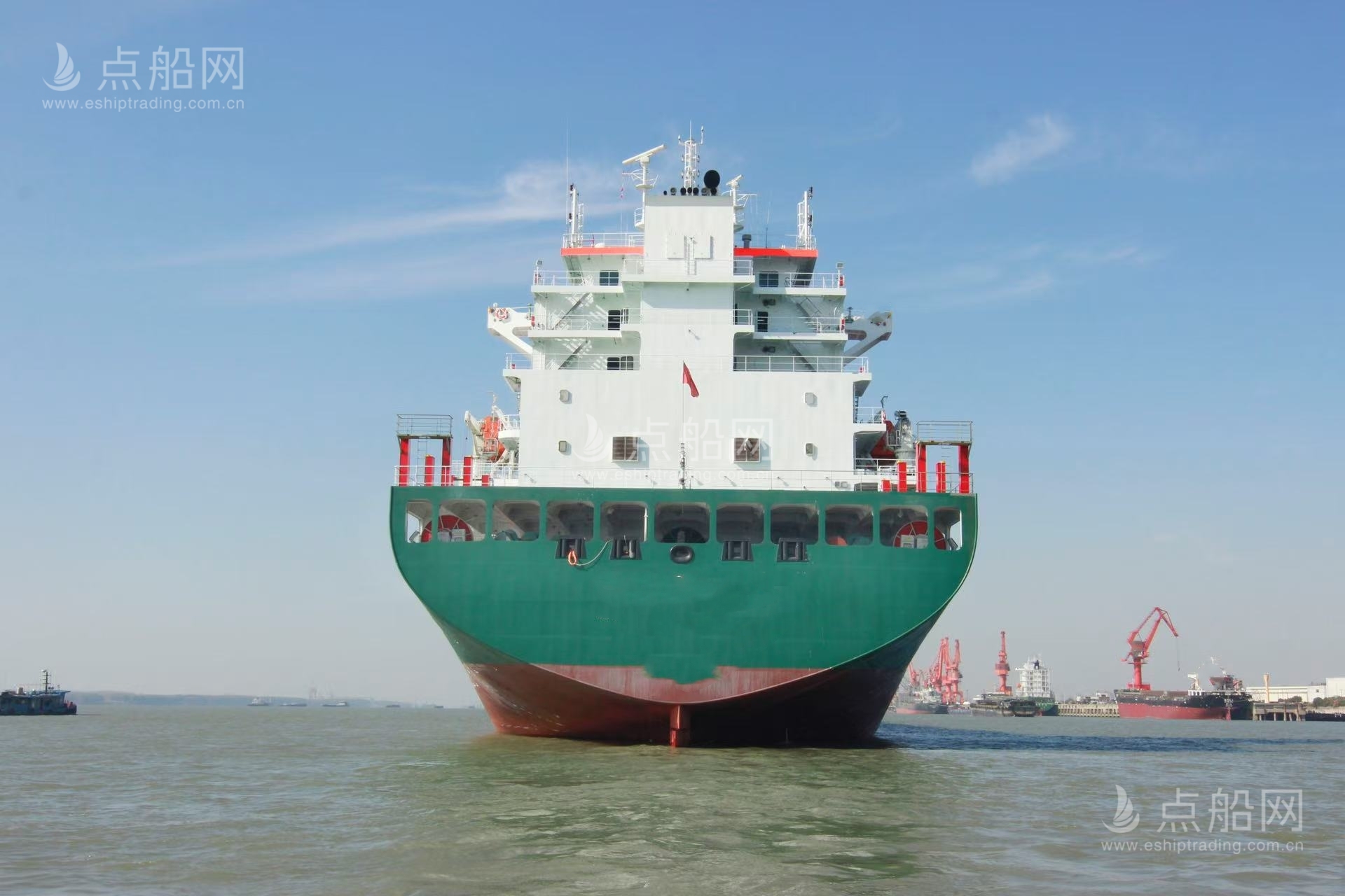 出售1836箱集装箱船