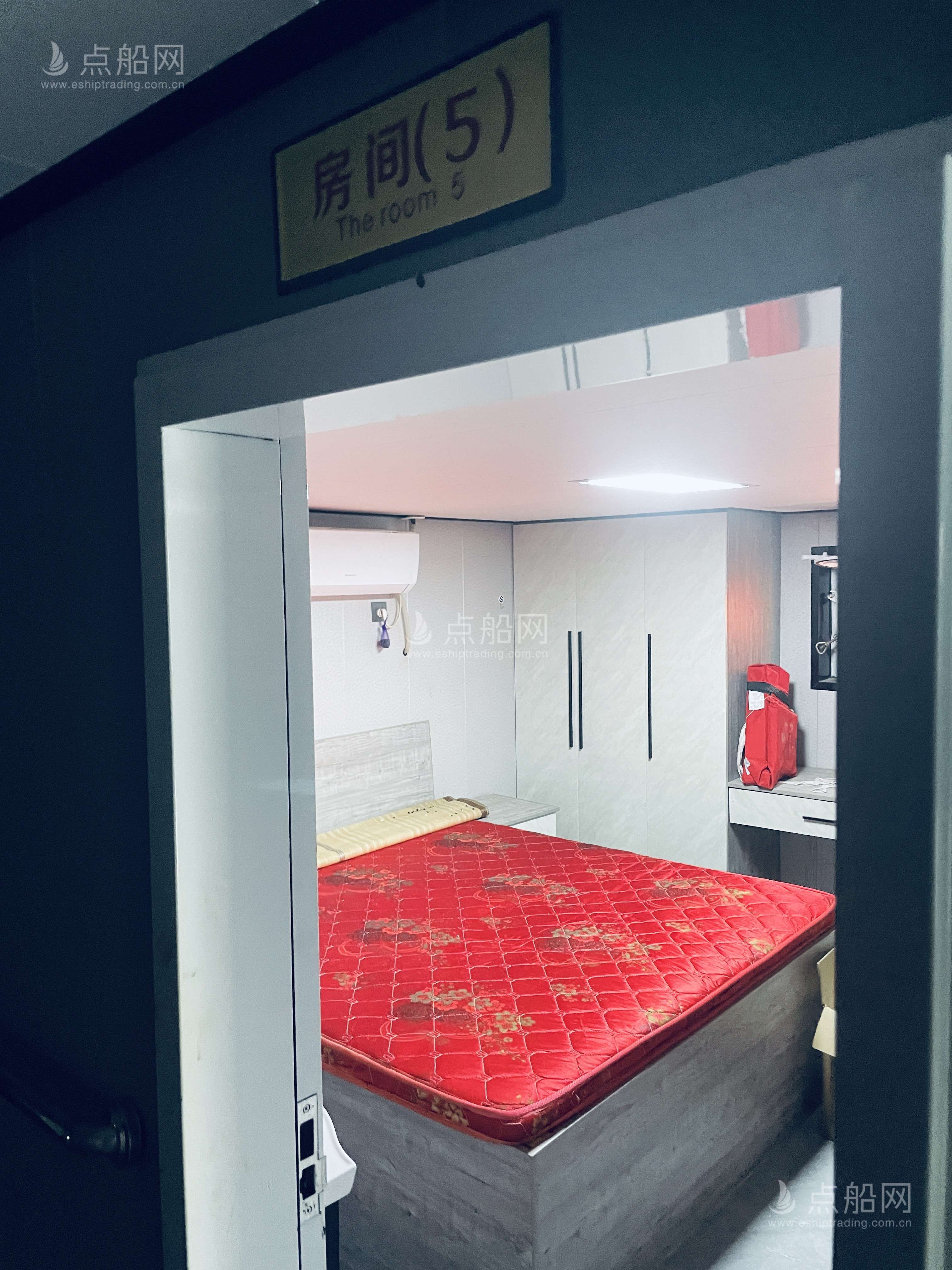 出售12人风电运维船
