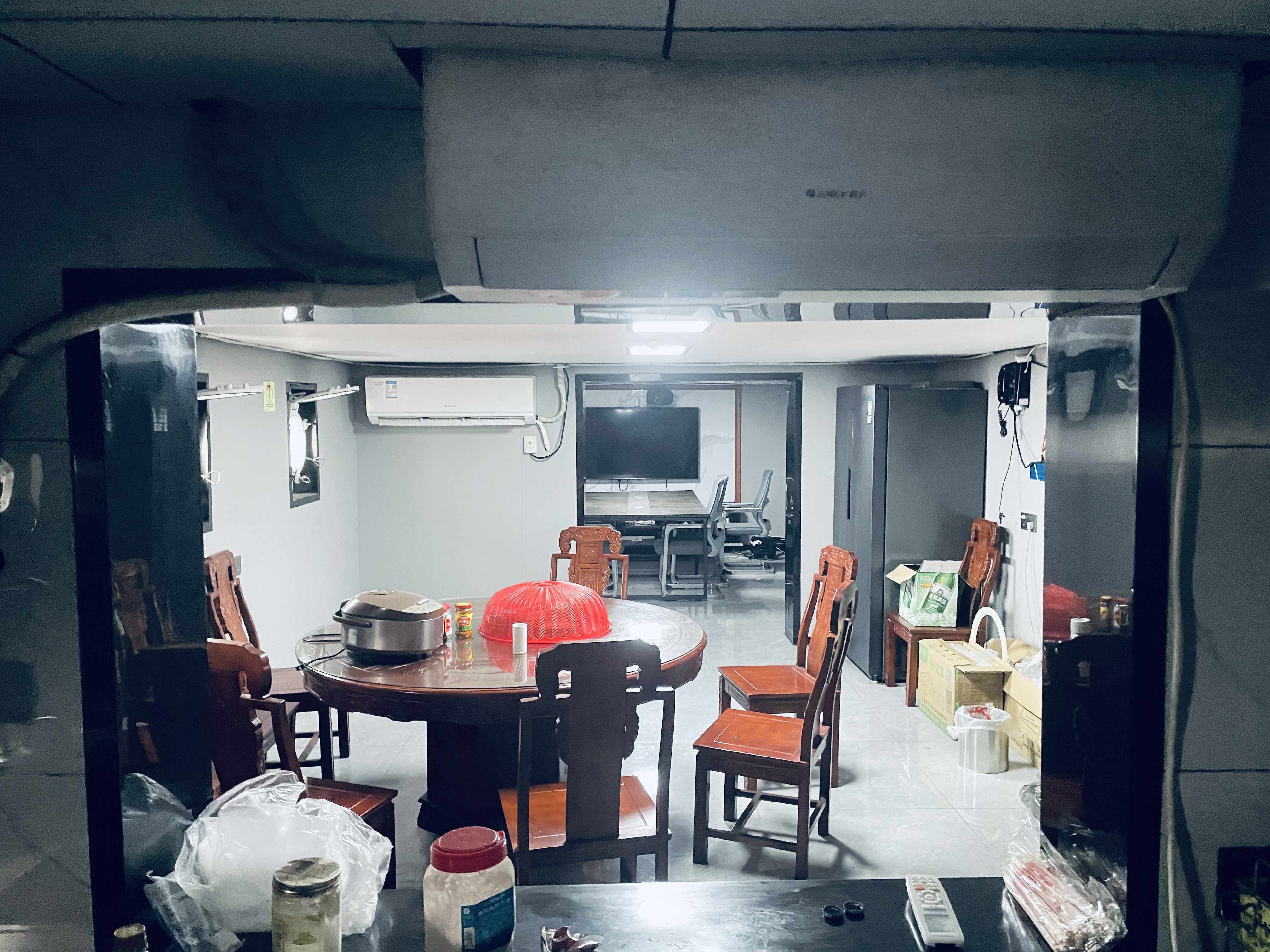 出售12人风电运维船