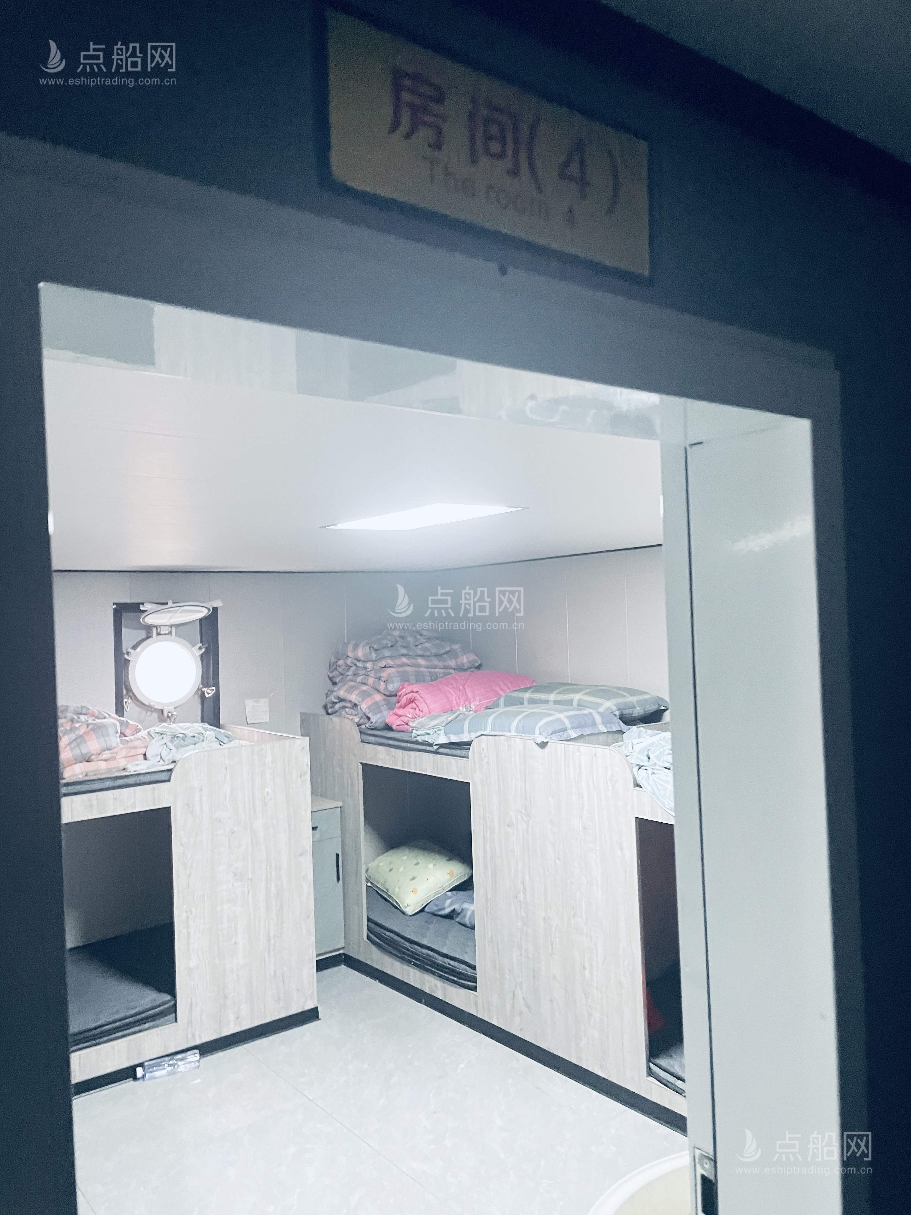 出售12人风电运维船