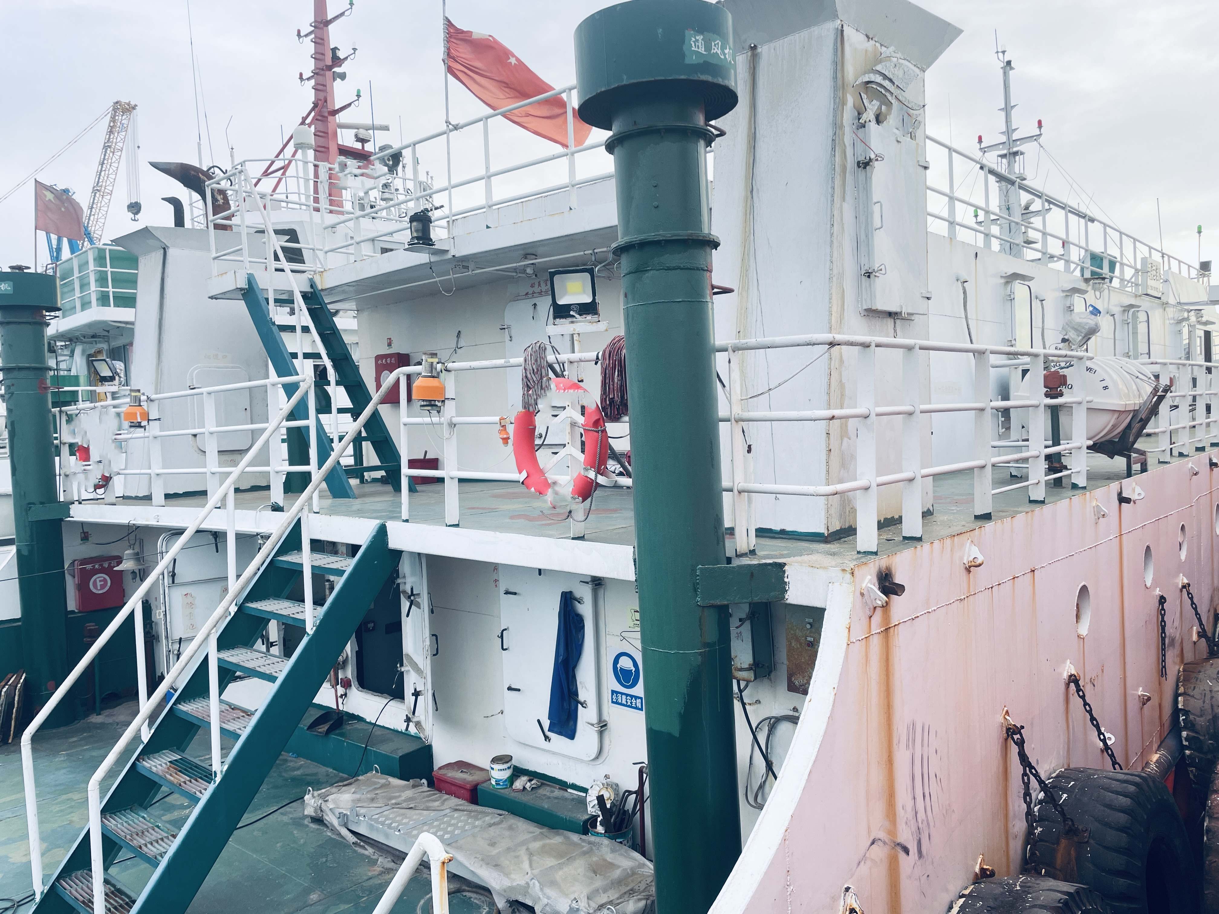 出售12人风电运维船