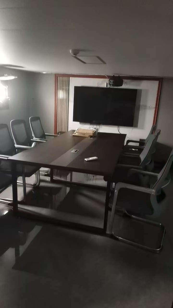 出售12人风电运维船