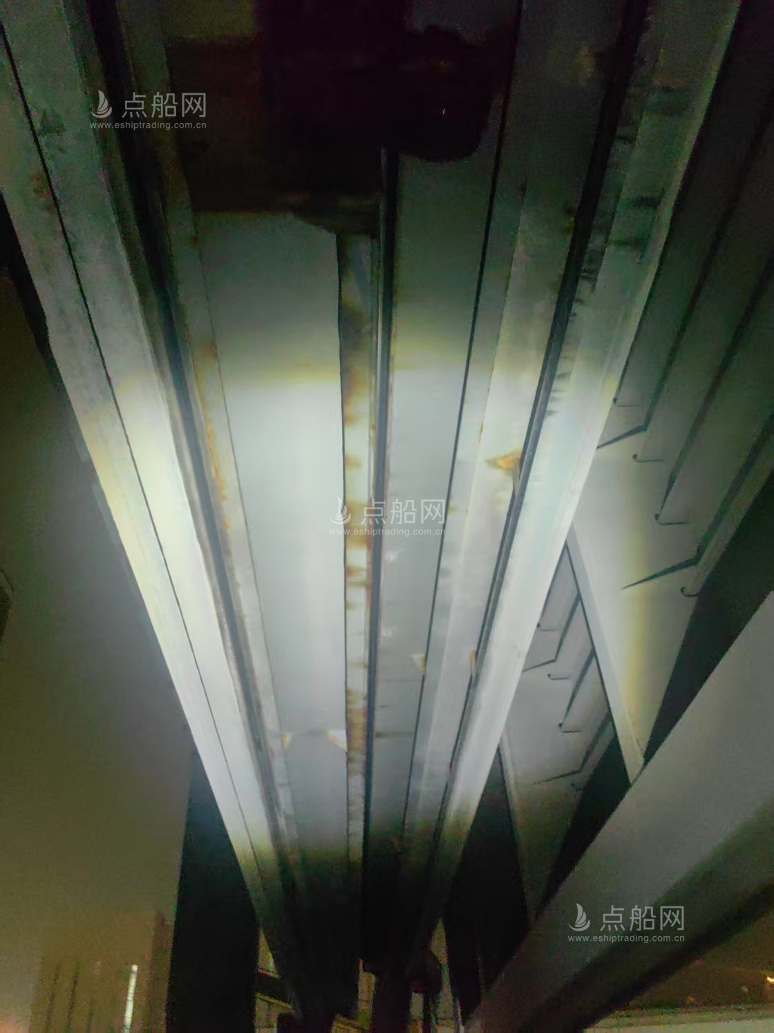 出售7490吨散货船