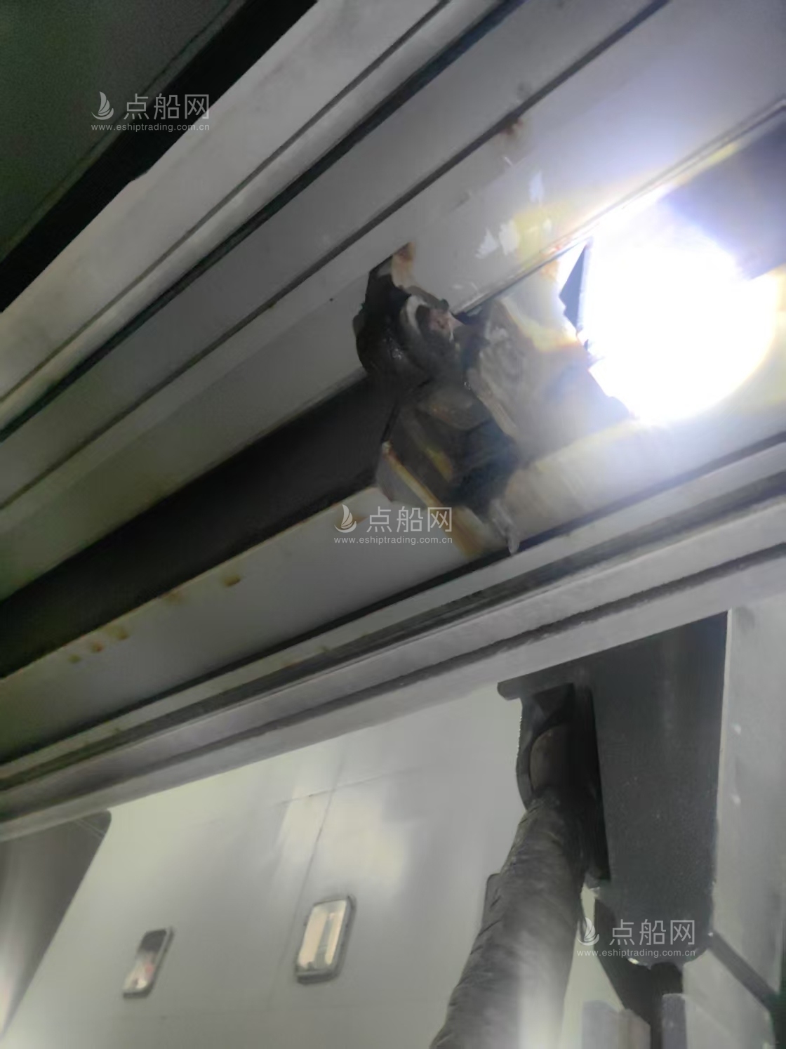 出售7490吨散货船