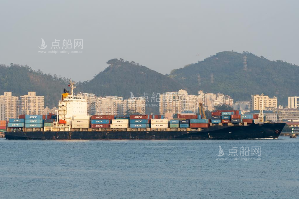 出售2553箱集装箱船